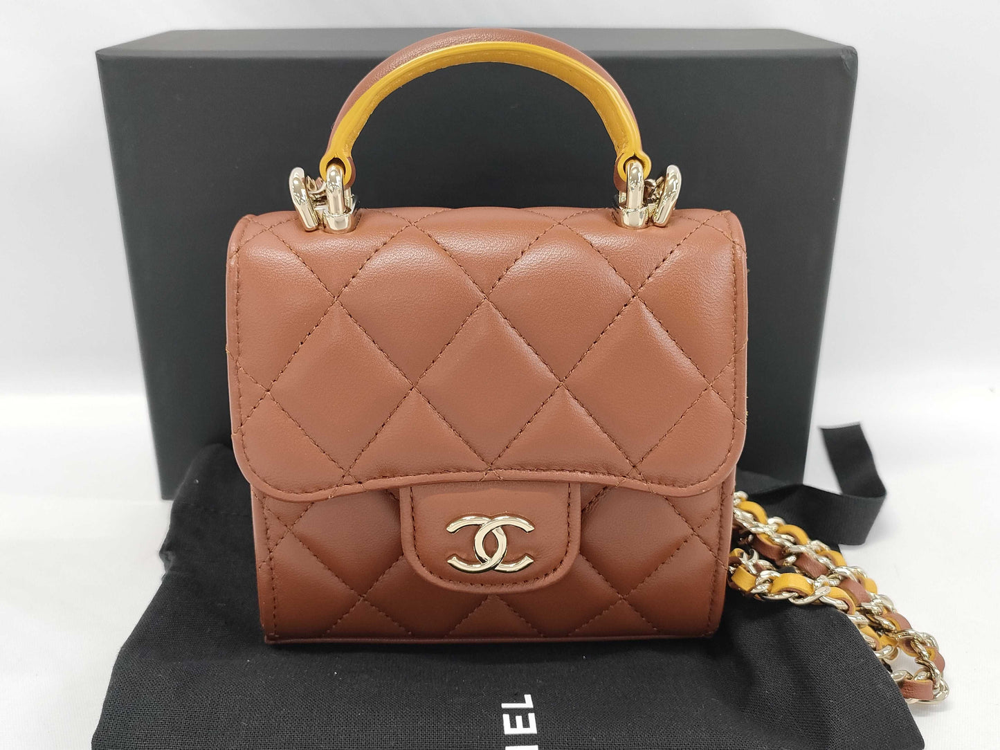 CHANEL CHANEL Shoulder Bag Chain Clutch/Matelasse AP2682 Brown x Yellow Lambskin 2-Way/Chain Shoulder Bag/Matte Gold Hardware/Mirror Shoulder Bag