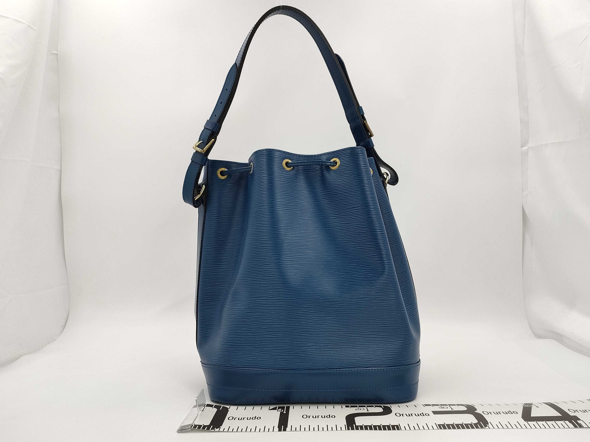 LOUIS VUITTON LV Noe AR0985 Shoulder Bag