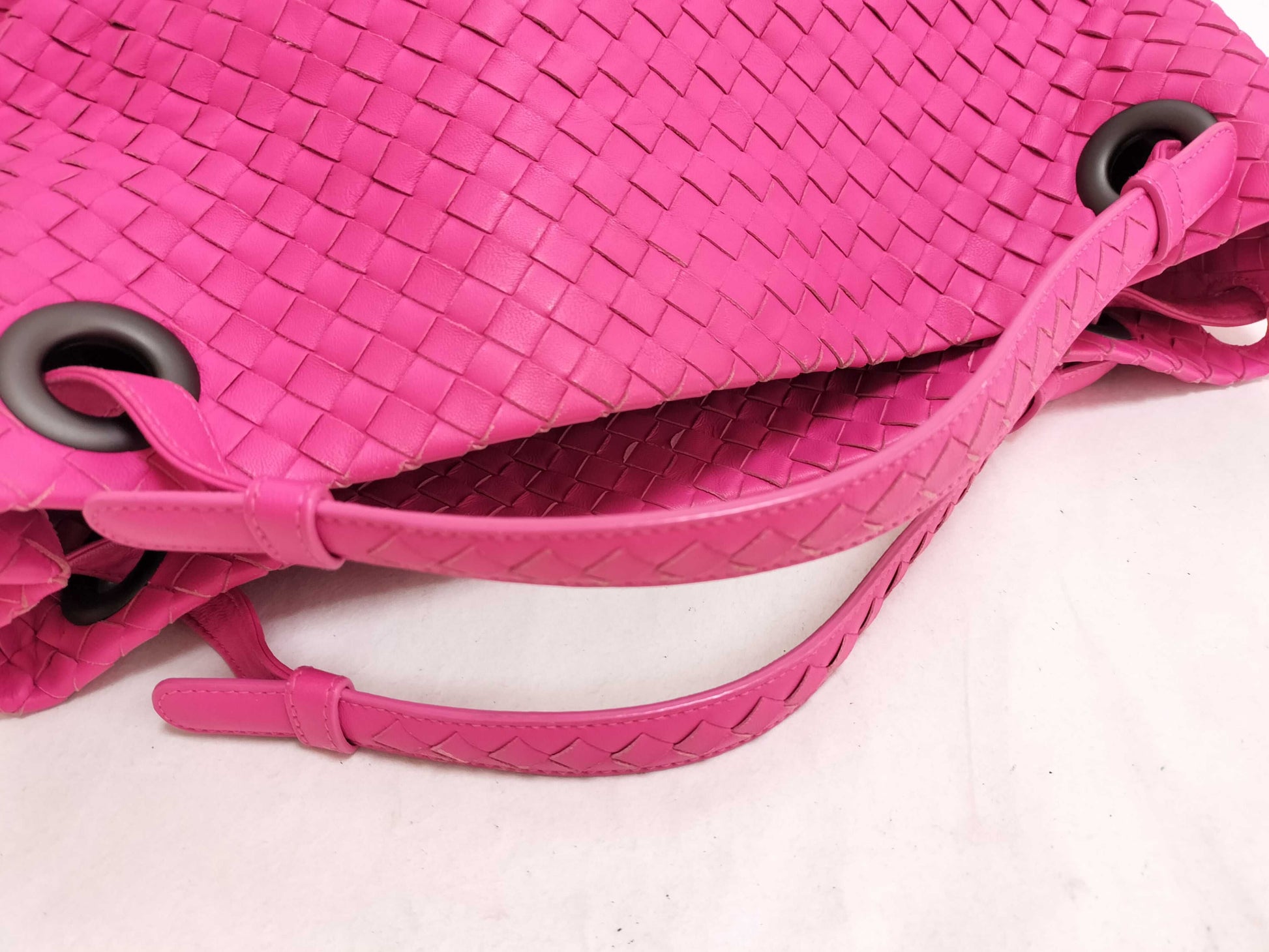 BOTTEGA VENETA Intrecciato Pink Shoulder Bag with Mirror