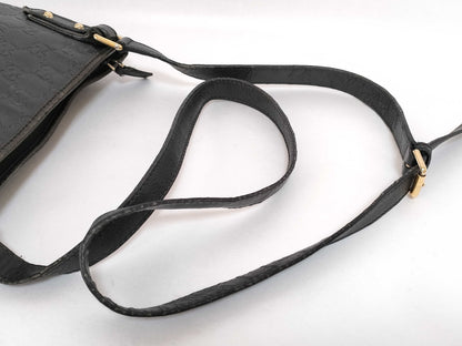 GUCCI Guccissima Gucci Messenger Bag Black Guccissima Leather Shoulder Bag with Gold Hardware
