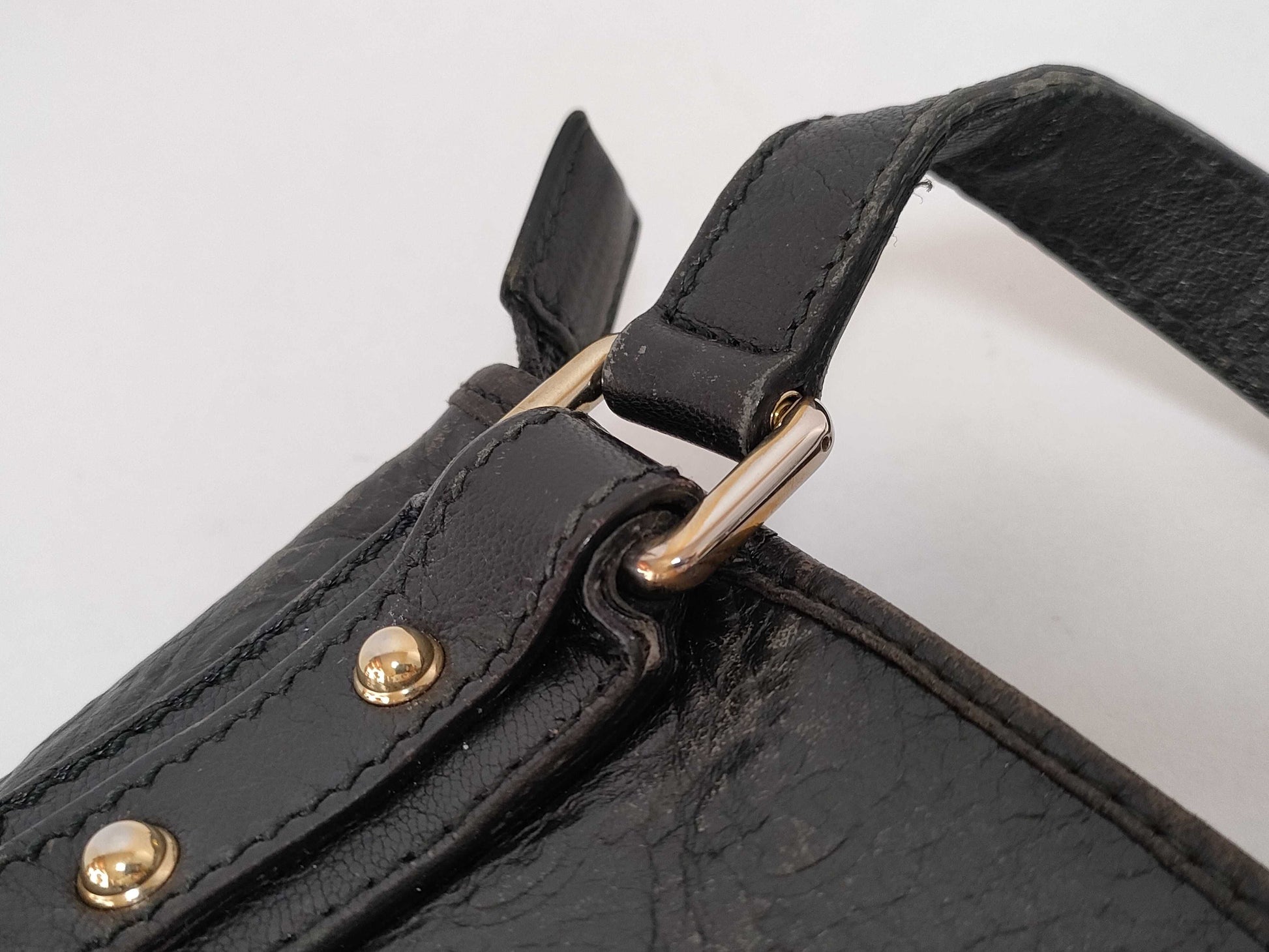 GUCCI Guccissima Gucci Messenger Bag Black Guccissima Leather Shoulder Bag with Gold Hardware
