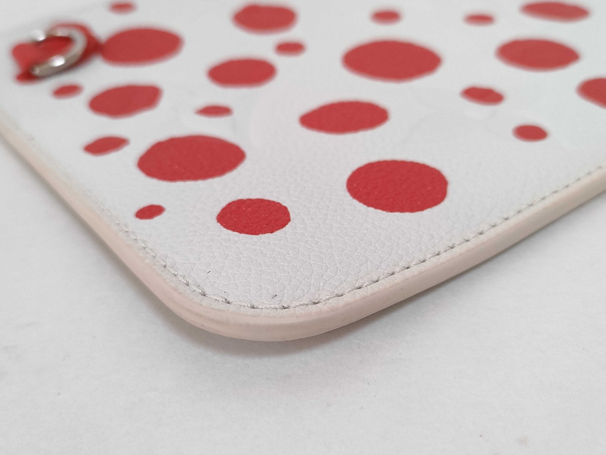 LOUIS VUITTON Monogram Empreinte Louis Vuitton Yayoi Kusama Infinity Dot Neverfull Pouch White/Red Monogram Empreinte Infinity Dot Silver Hardware Pouch
