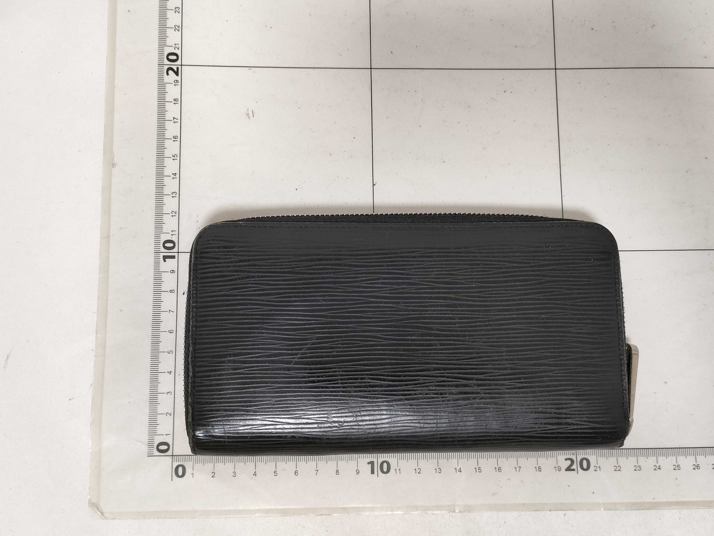 LOUIS VUITTON Epi Louis Vuitton Zippy Wallet Epi Black Long Wallet