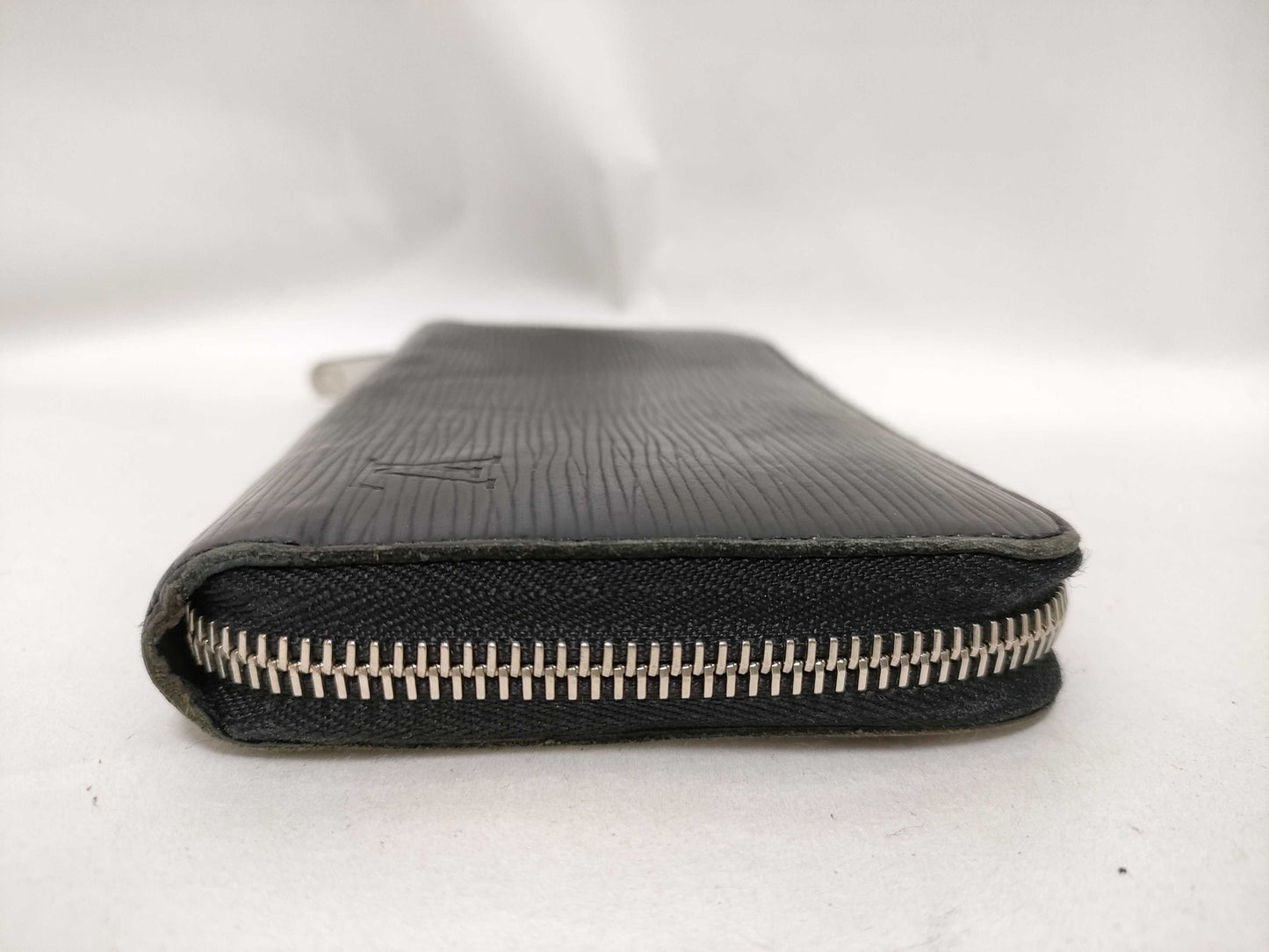 LOUIS VUITTON Epi Louis Vuitton Zippy Wallet Epi Black Long Wallet
