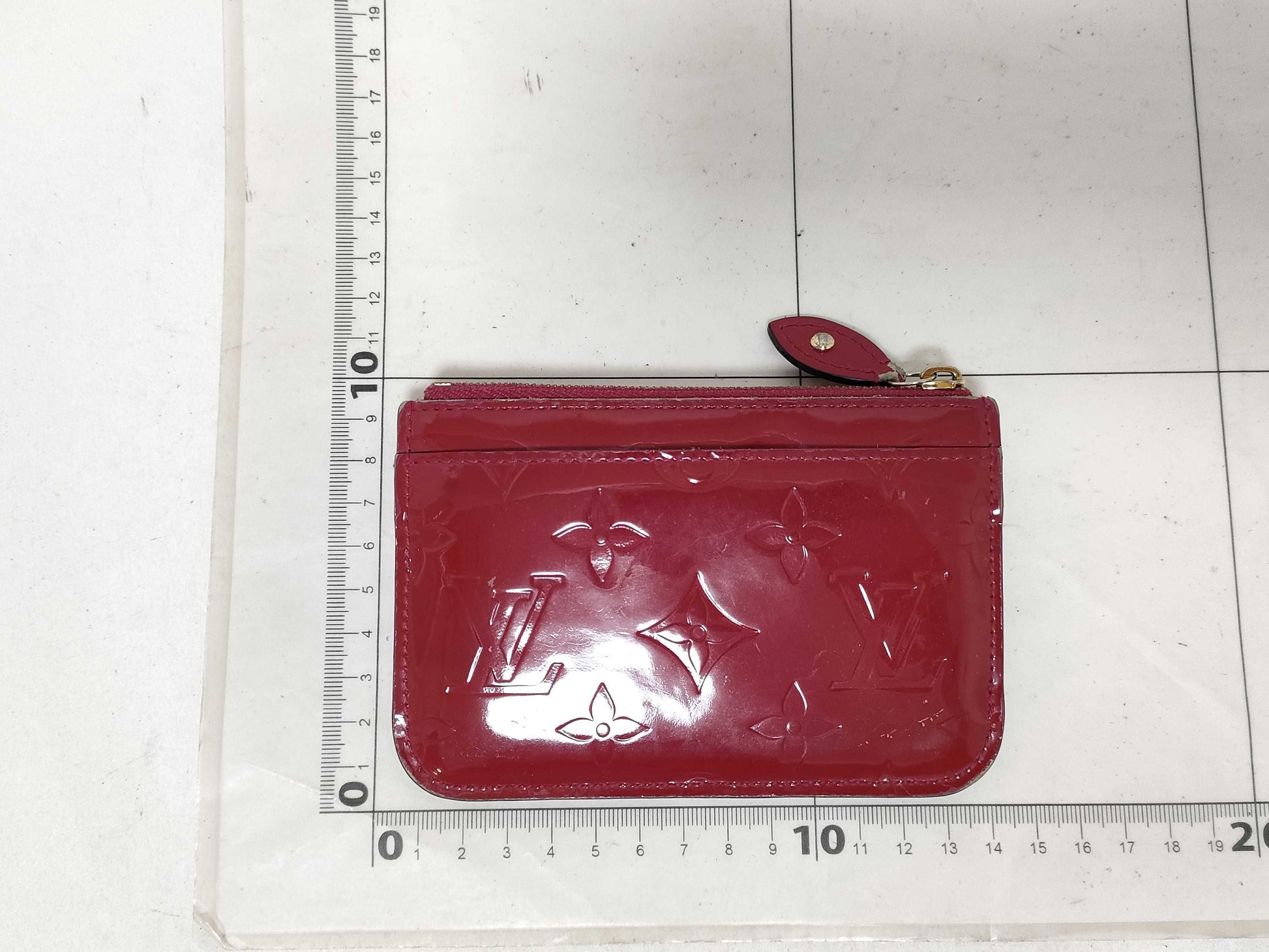 LOUIS VUITTON Vernis Pochette Cle Red Key Case/Coin Case