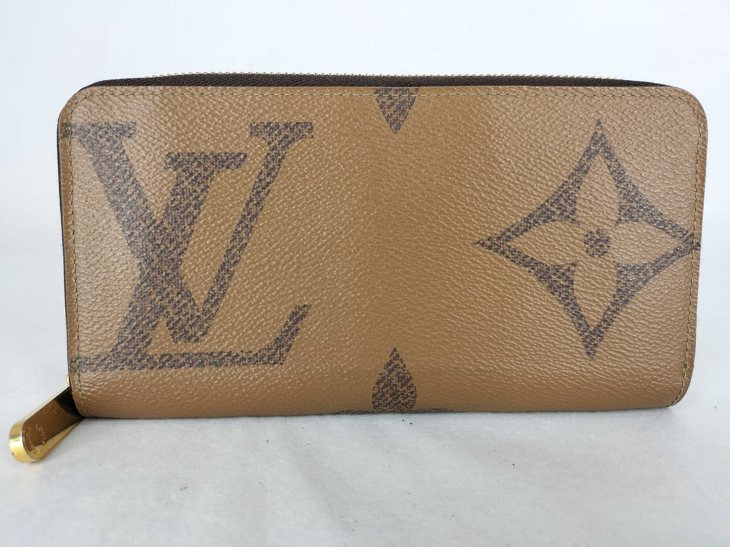 LOUIS VUITTON Monogram Giant Zippy Wallet