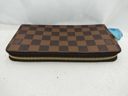 LOUIS VUITTON Damier Zippy Wallet Damier Wallet