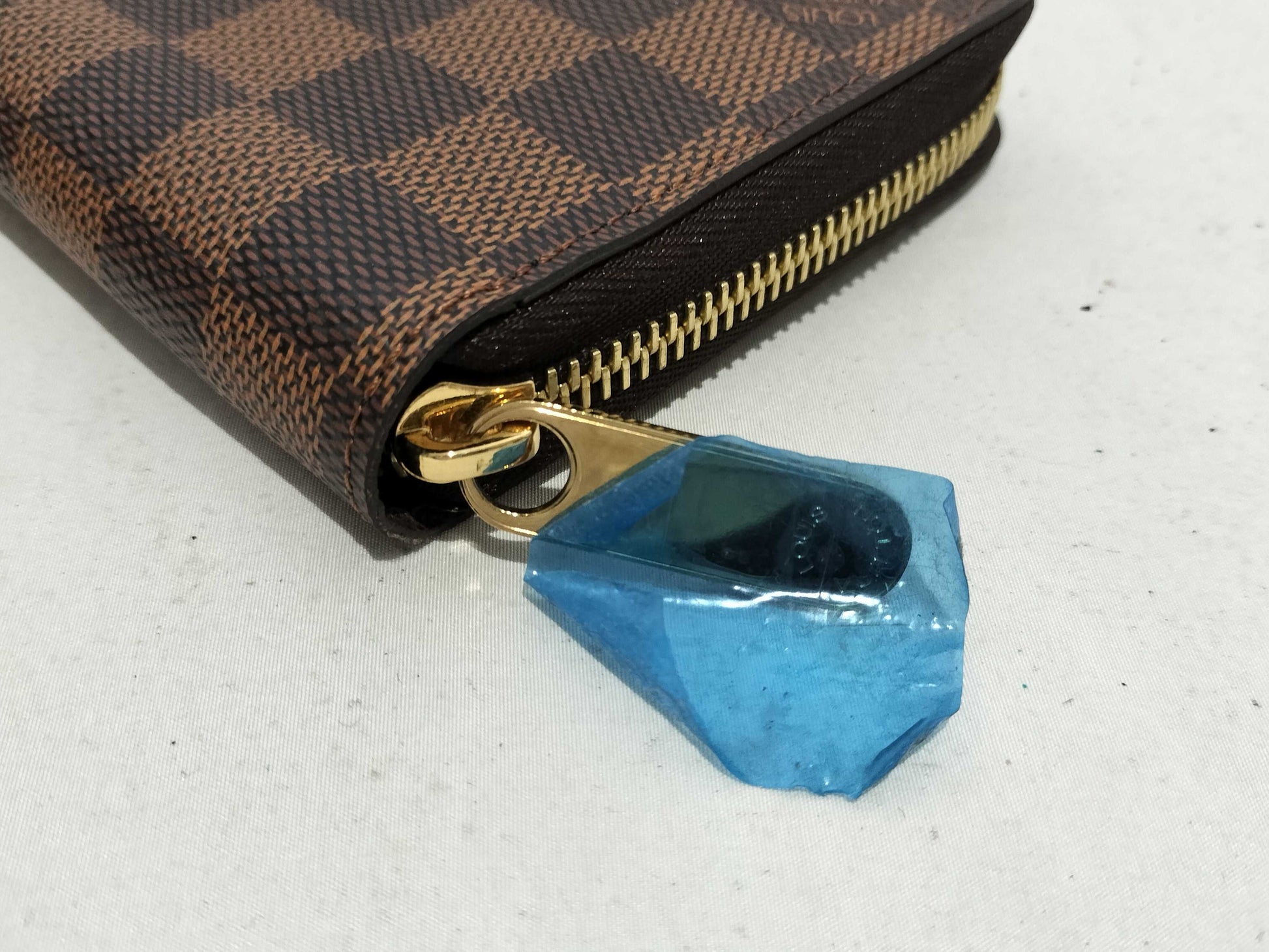 LOUIS VUITTON Damier Zippy Wallet Damier Wallet