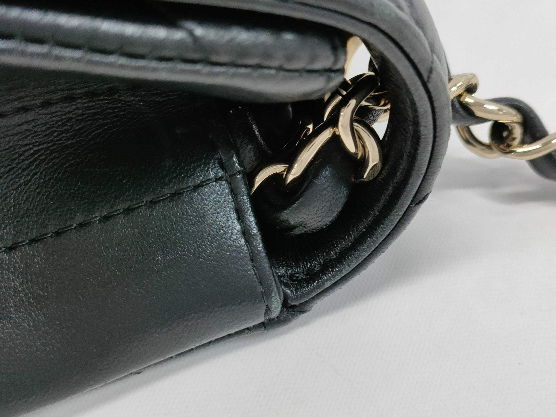 CHANEL Lambskin Chevron Single Flap V-Stitch Chain Shoulder Bag Black 29 Series Shoulder Bag