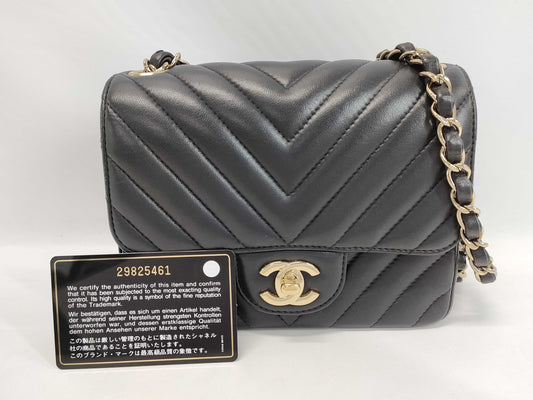 CHANEL Lambskin Chevron Single Flap V-Stitch Chain Shoulder Bag Black 29 Series Shoulder Bag