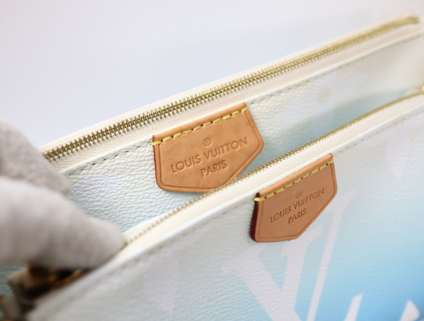 LOUIS VUITTON LOUIS VUITTON LV Multi Pochette Accessoires Blue/White M57633 Monogram Canvas Shoulder Bag M57633 Shoulder Bag