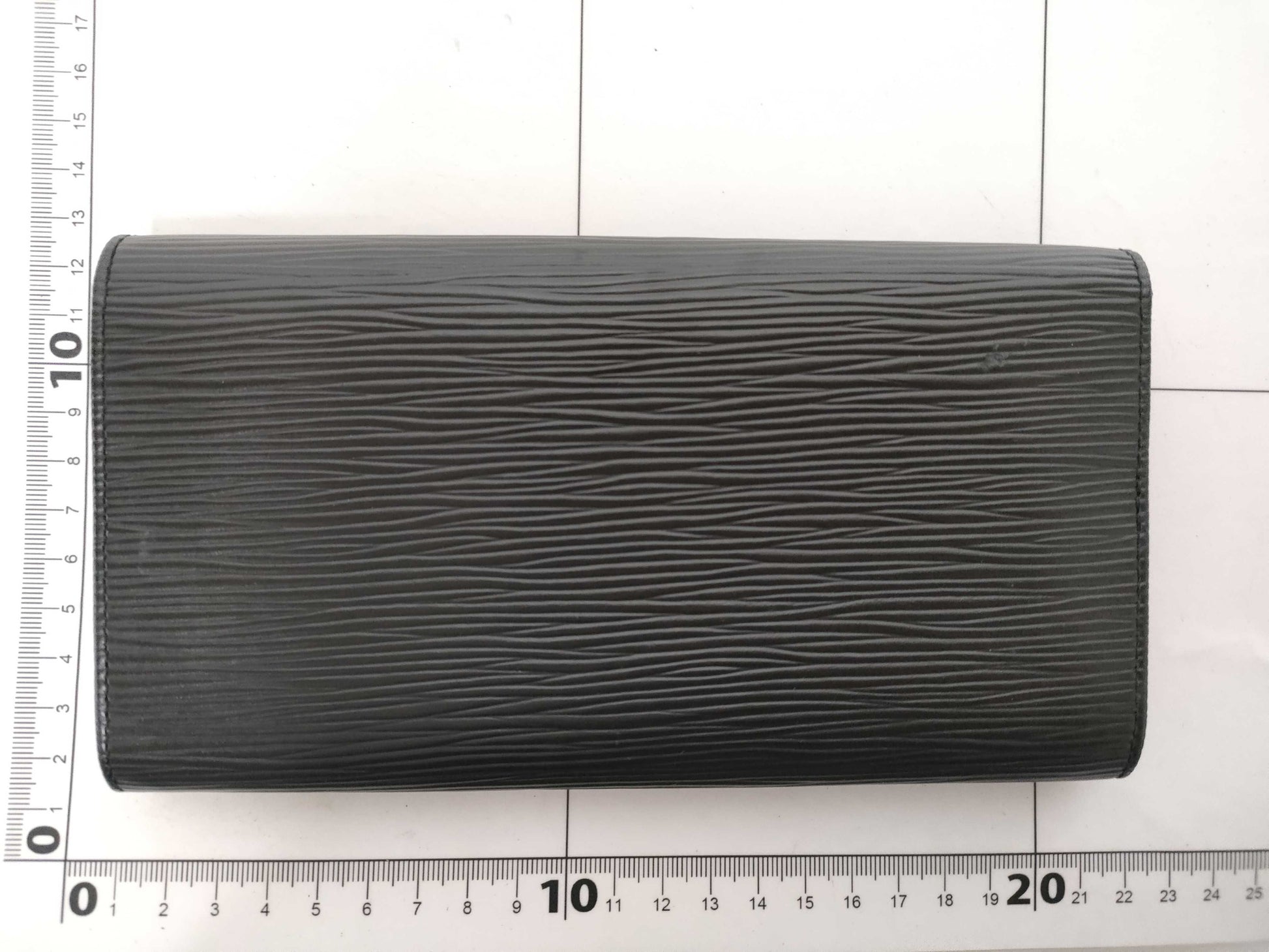 LOUIS VUITTON Epi Sarah Black Wallet