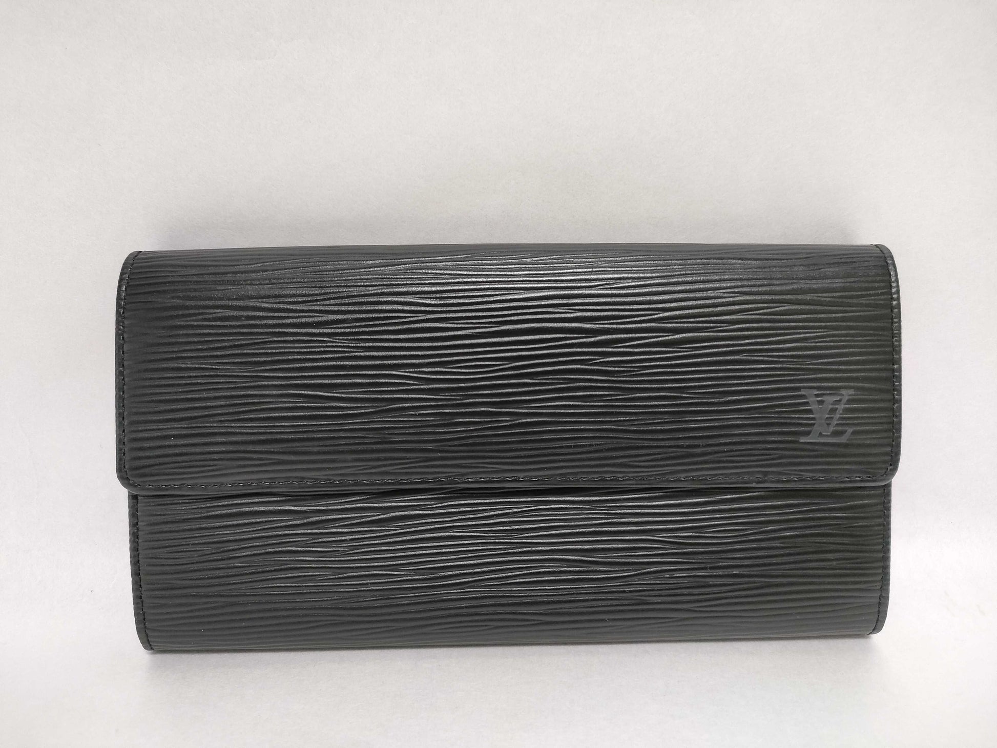 LOUIS VUITTON Epi Sarah Black Wallet