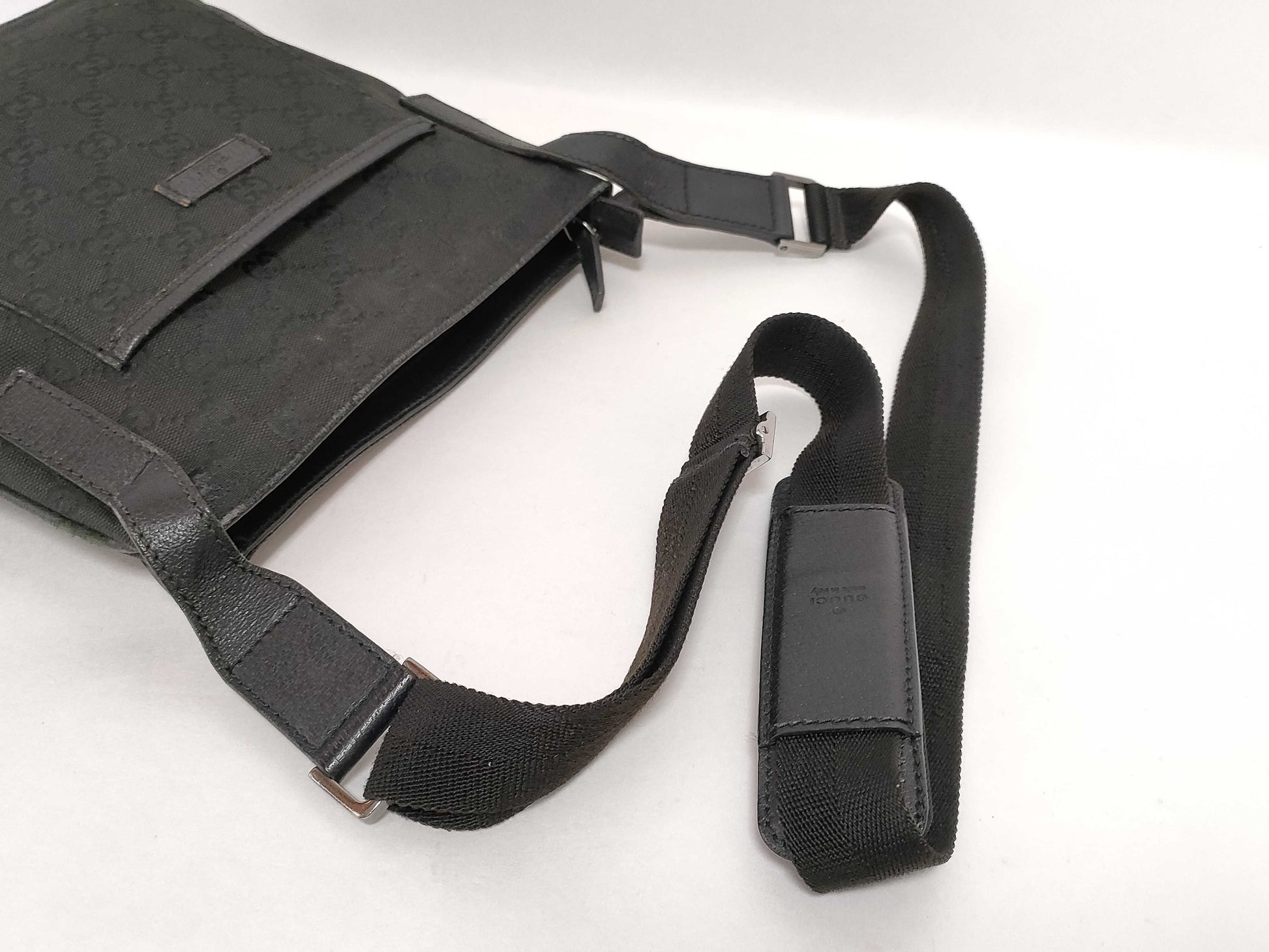 GUCCI GG Canvas Shoulder Bag 122793