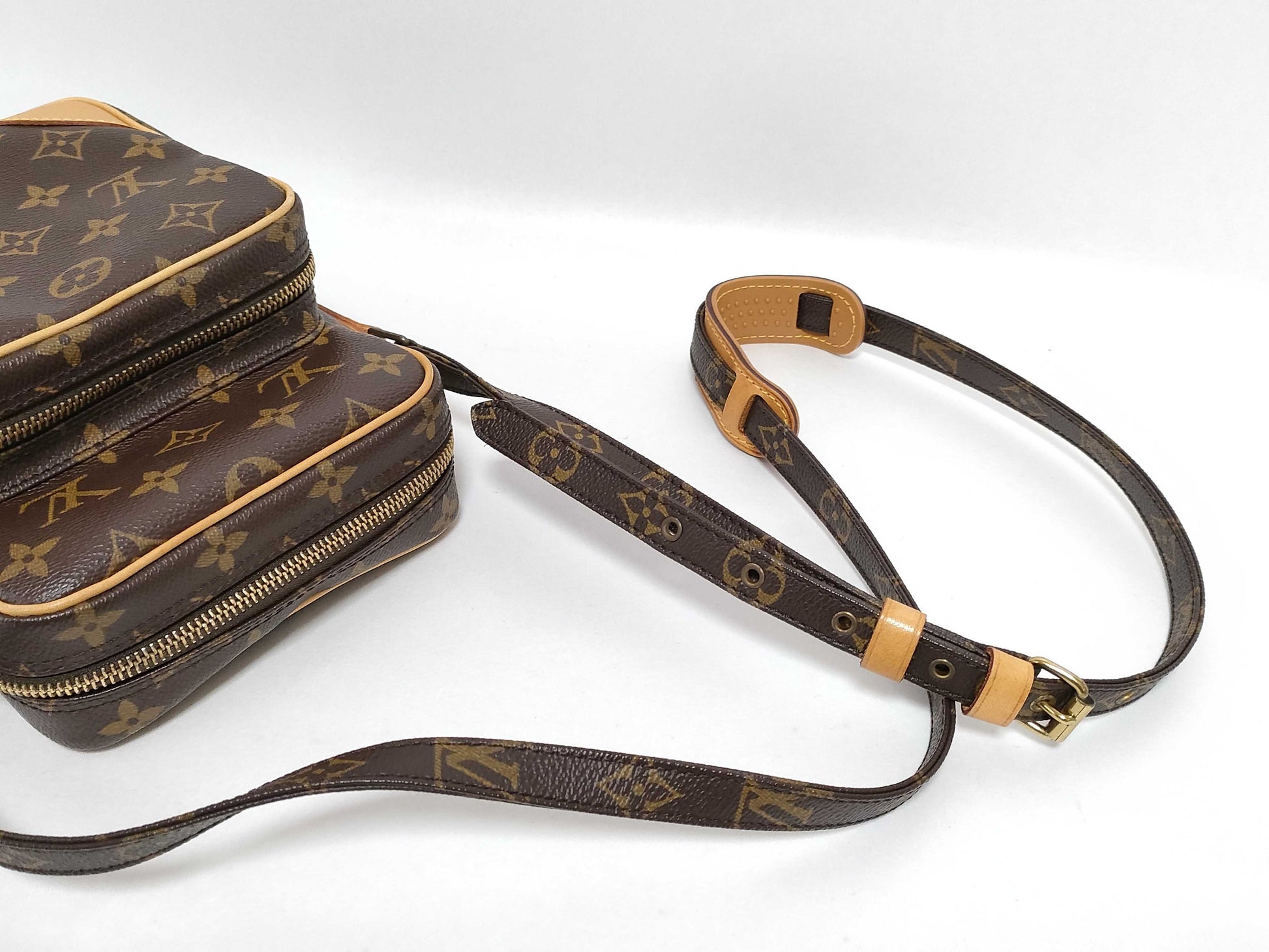 LOUIS VUITTON Monogram LOUIS VUITTON Louis Vuitton Monogram Amazon Shoulder Bag Shoulder Bag