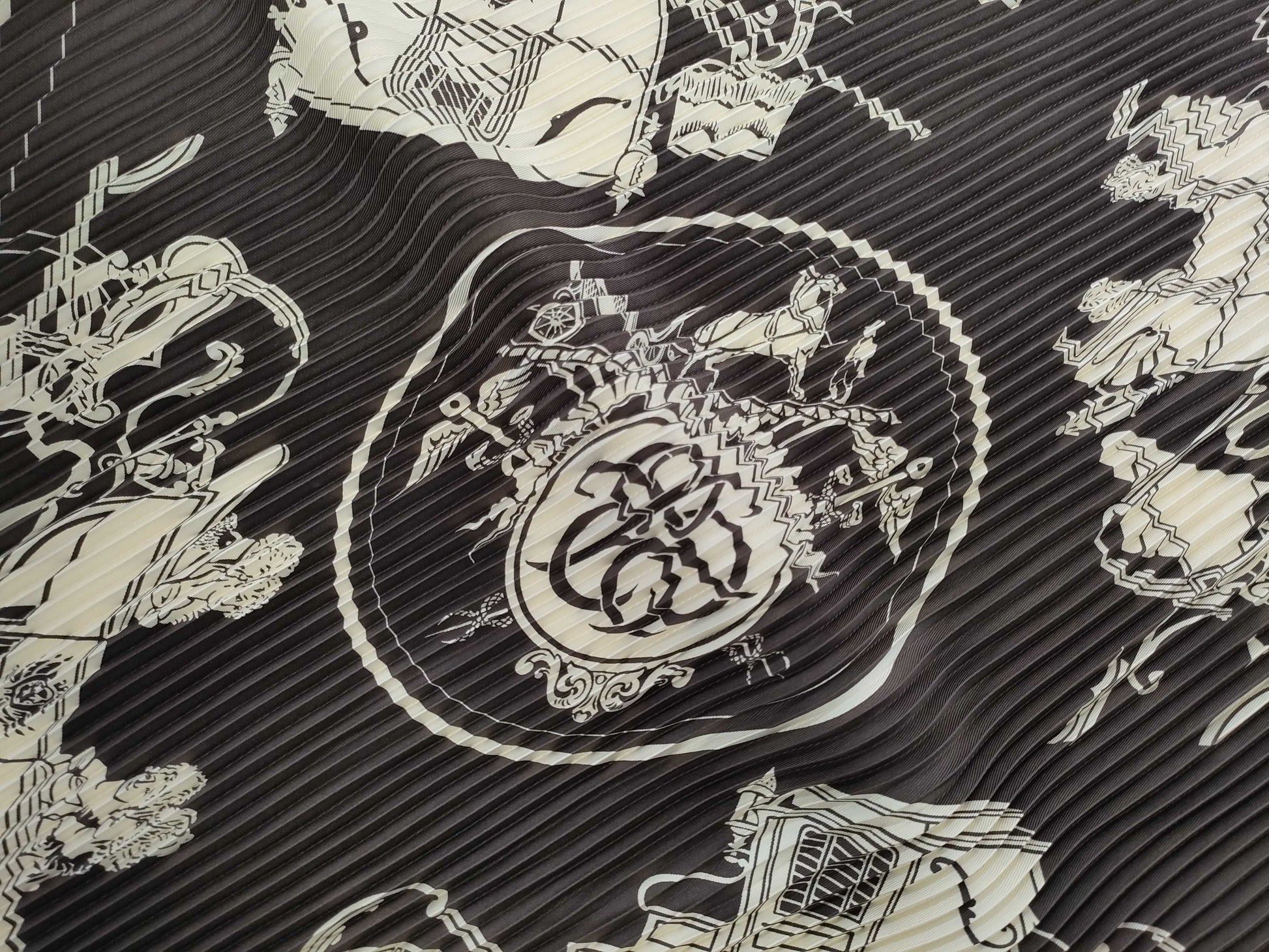 HERMES Pleated Carre Scarf