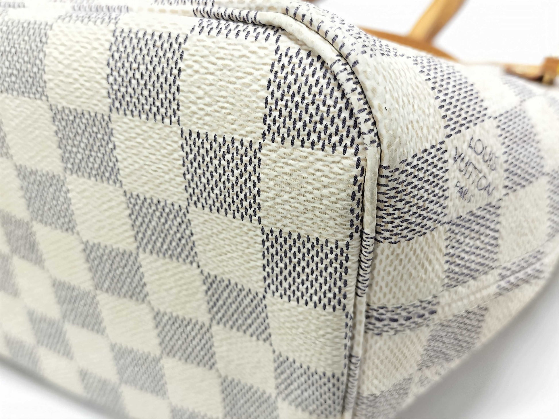 LOUIS VUITTON Neverfull Tote Bag