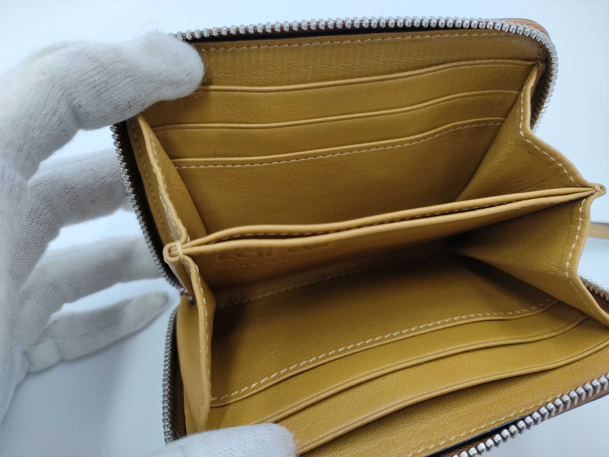 LOEWE/Wallet Punched Anagram Leather