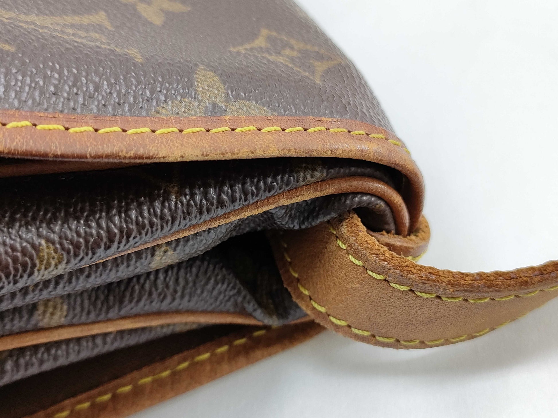 LOUIS VUITTON Monogram Saumur 30 Shoulder Bag M42256/AR0995