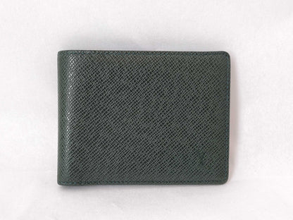 LOUIS VUITTON Taiga Louis Vuitton Taiga Porte-Biere 6 Carte Credit M30484/MI0012 Green Wallet