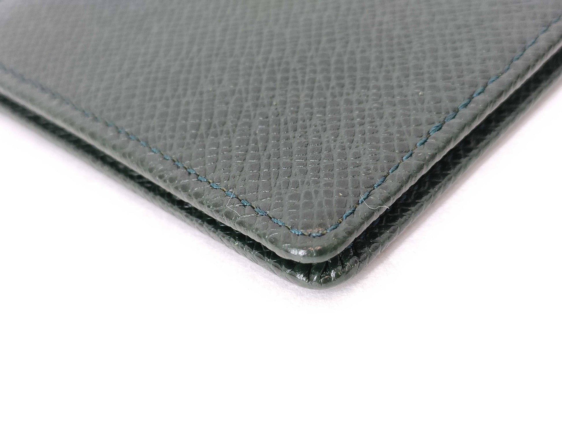 LOUIS VUITTON Taiga Louis Vuitton Taiga Porte-Biere 6 Carte Credit M30484/MI0012 Green Wallet