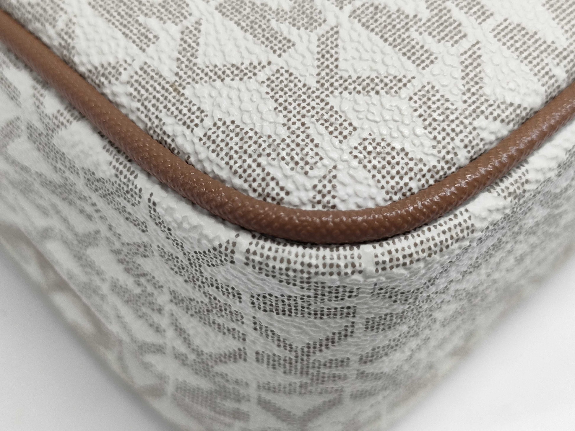 Michael Kors MK Signature White Shoulder Bag