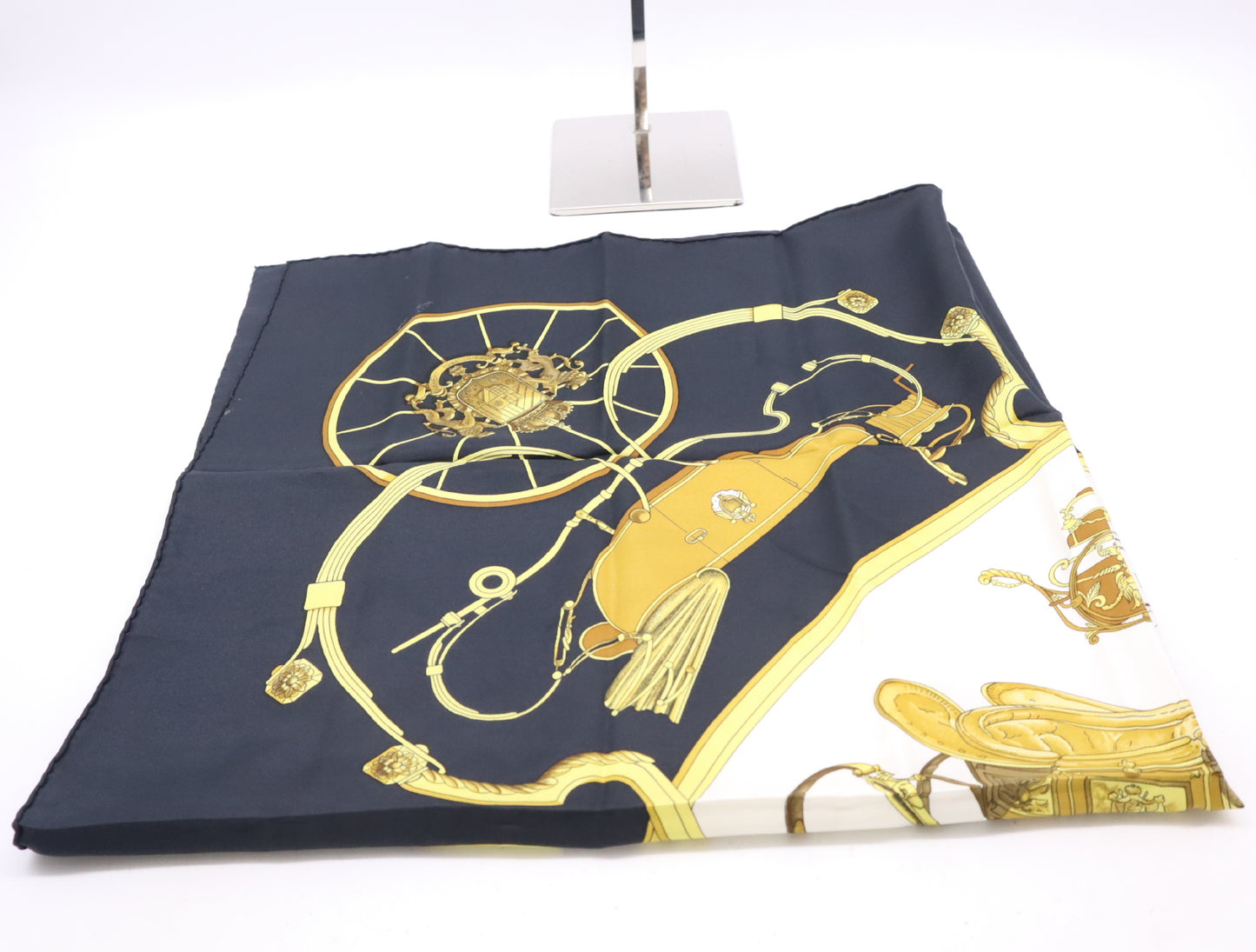 HERMES Carre Silk Carre 90 SPRINGS Scarf