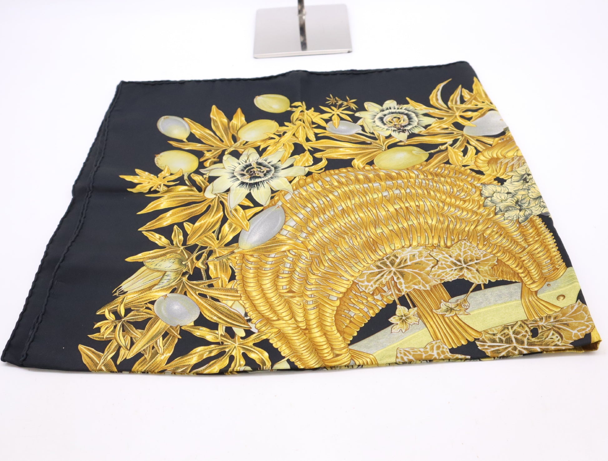 HERMES Carre Silk Carre 90 PASSIFLORES Black Gold Scarf