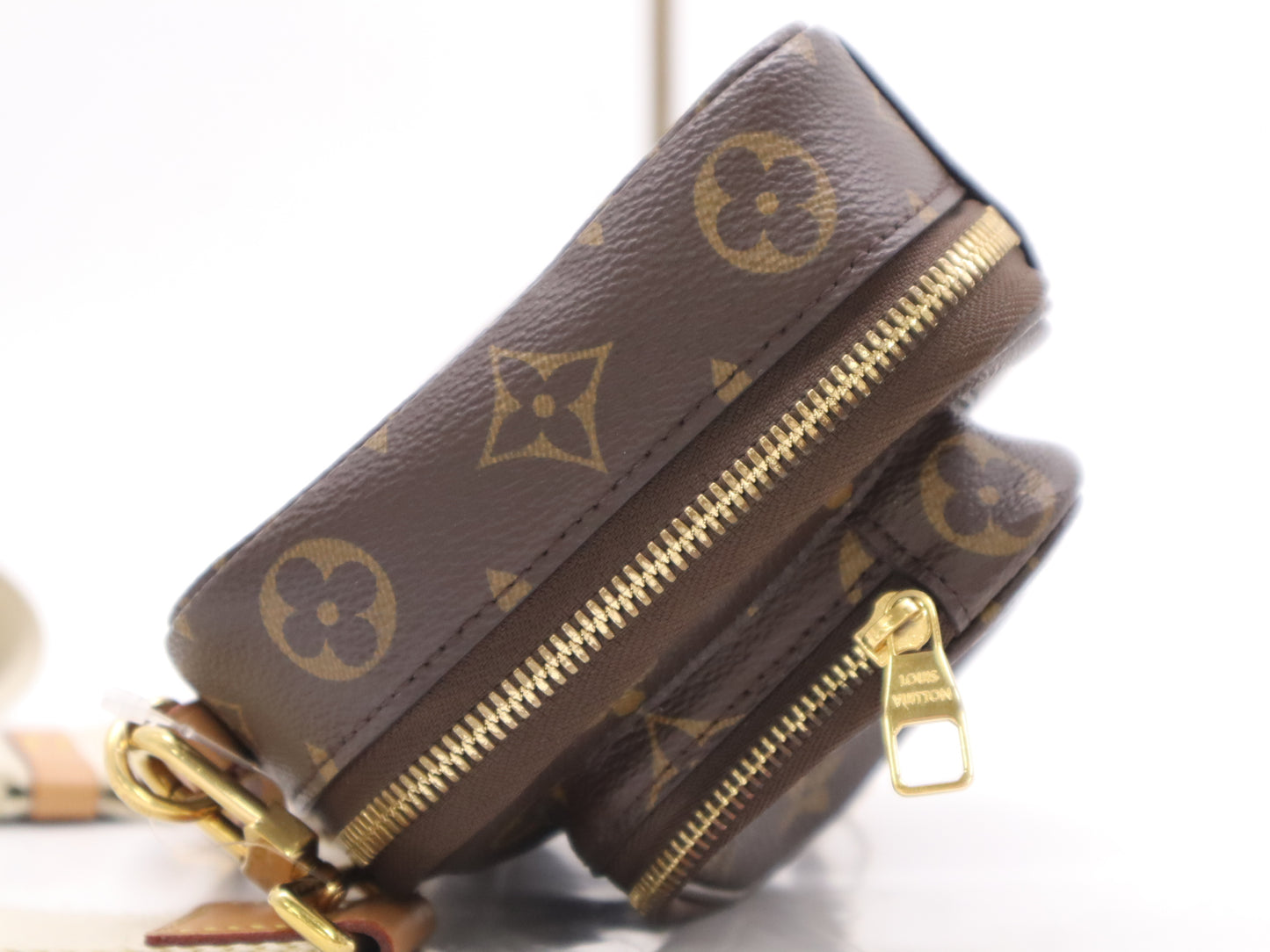 LOUIS VUITTON Monogram M80446 Monogram Utility Crossbody Handbag