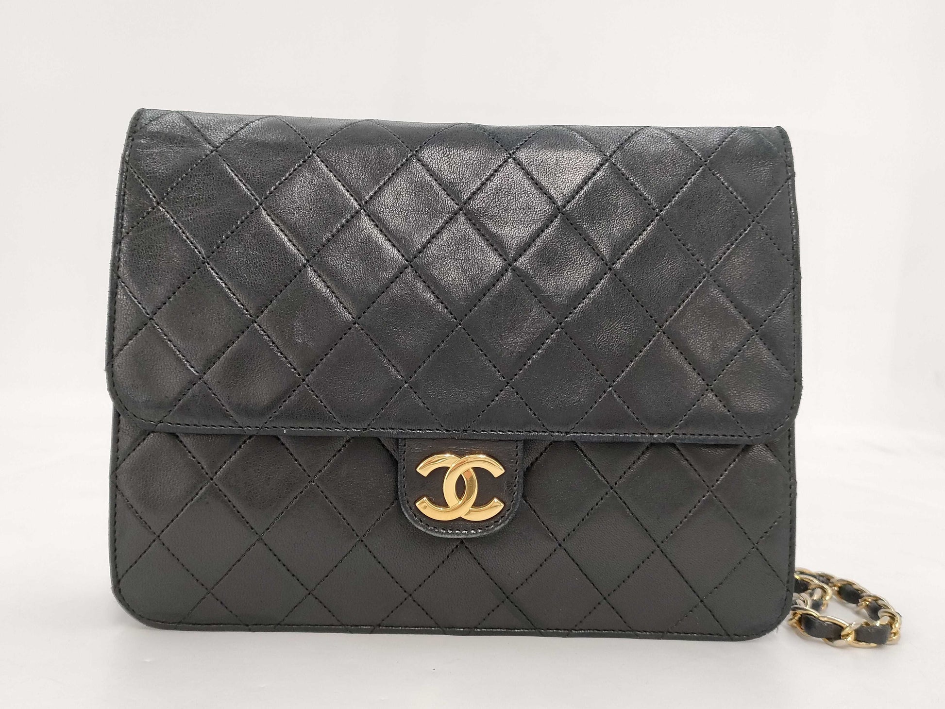 CHANEL Lambskin Matelasse 22 S Flap S Chain Push Lock Gold Hardware Black Shoulder Bag