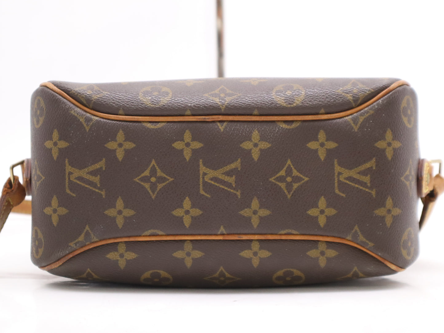 LOUIS VUITTON Monogram M51221 Monogram Blois Shoulder Bag
