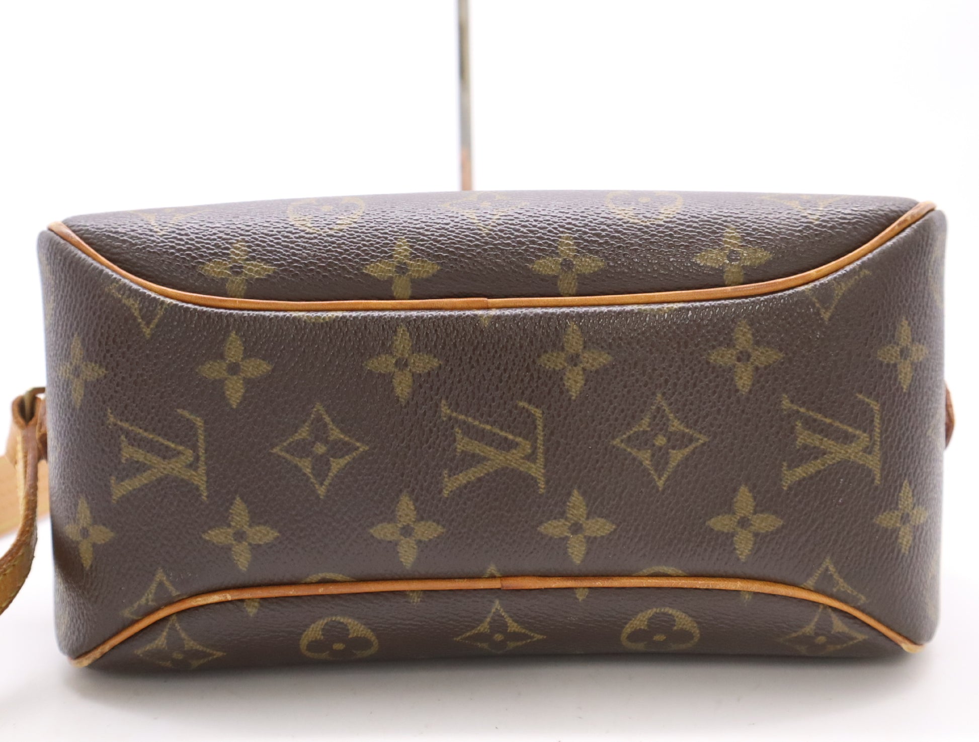 LOUIS VUITTON Monogram M51221 Monogram Blois Shoulder Bag