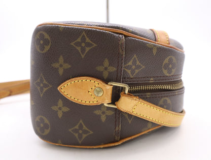LOUIS VUITTON Monogram M51221 Monogram Blois Shoulder Bag