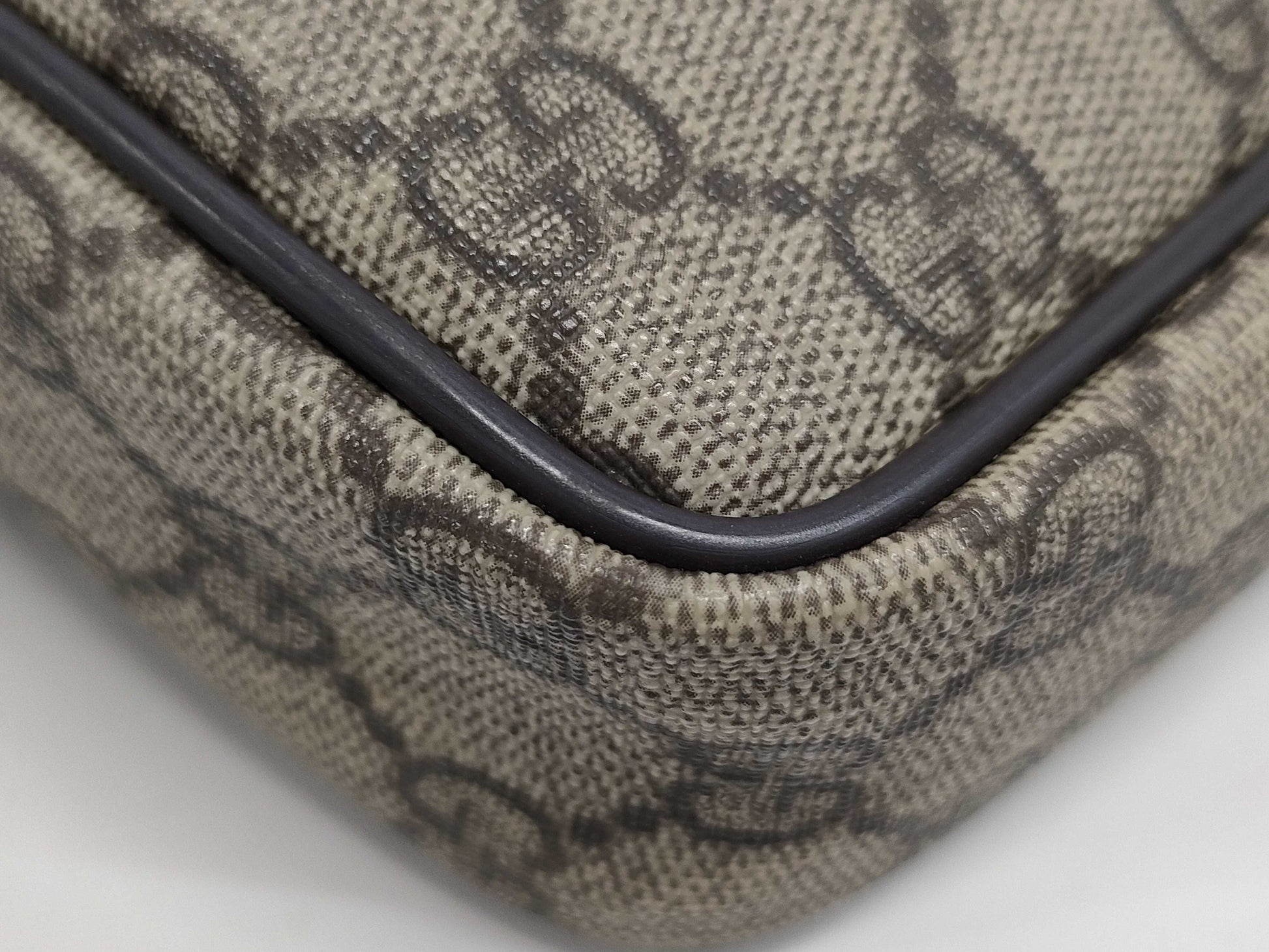 GUCCI 201447 GG Supreme Beige Brown Shoulder Bag