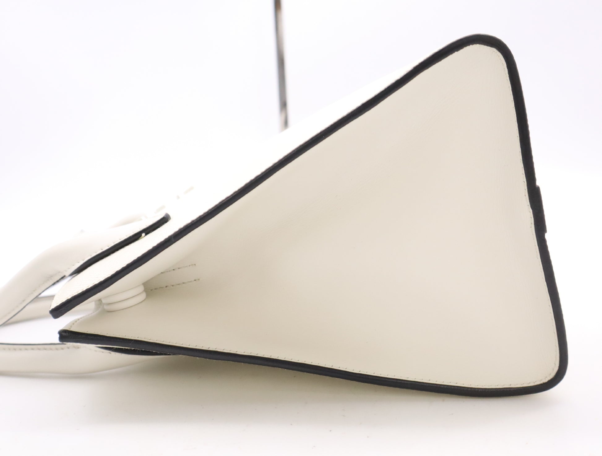 PRADA 1BA269 3OO 2ERX Leather Handbag in White Bianco with Shoulder Strap and Charm, 272 Handbag