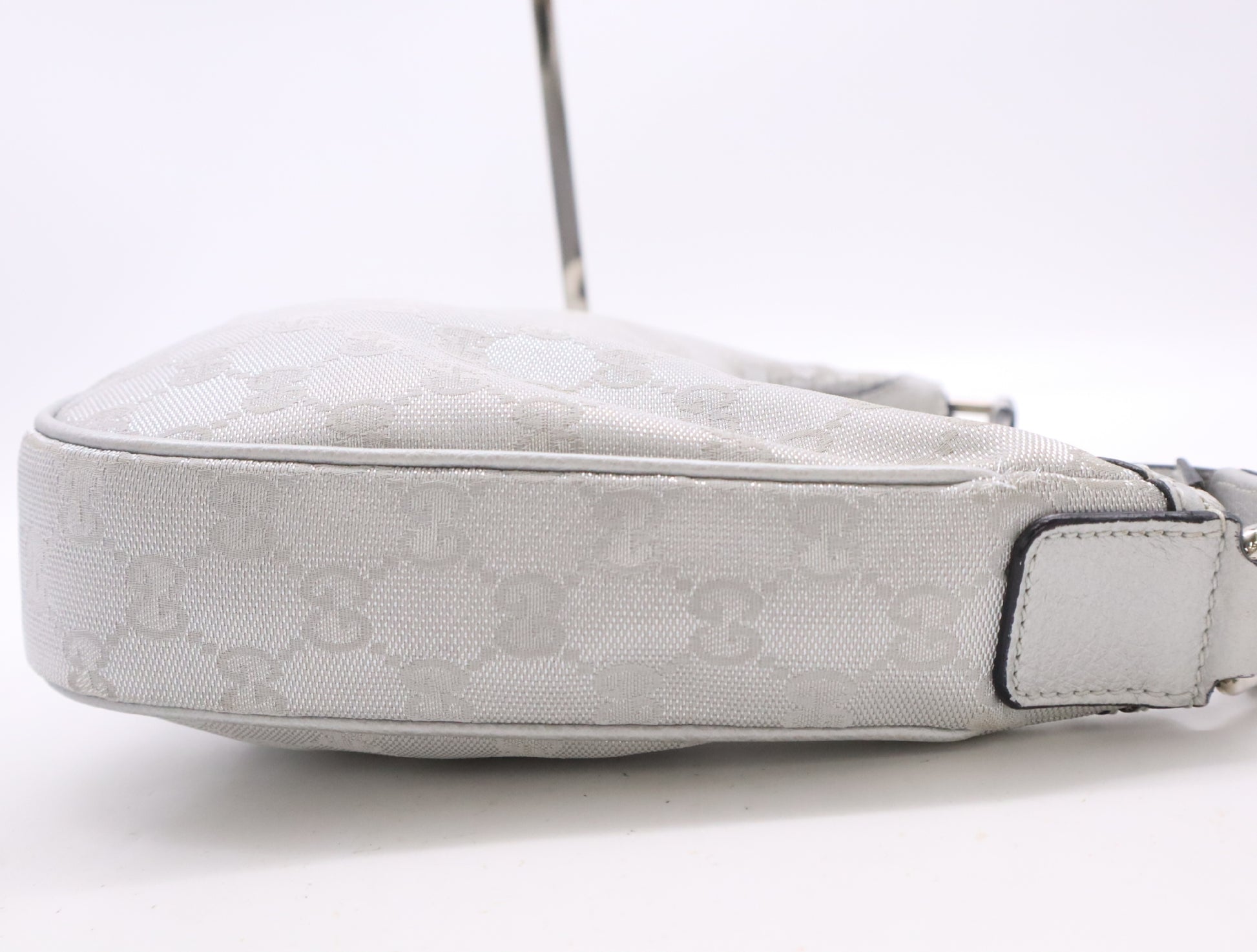 GUCCI 263757 GG Supreme Satin Canvas Shoulder Bag Handbag Silver Shoulder Bag