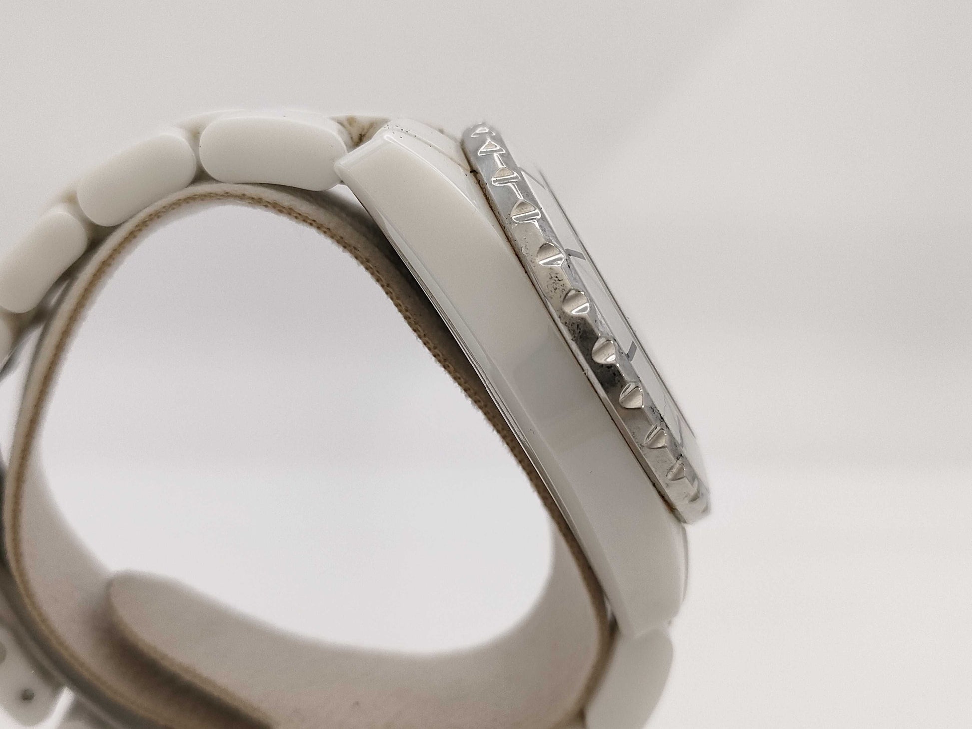 CHANEL J12 H2422 PRF35495 Quartz Shell Dial Boys' Watch