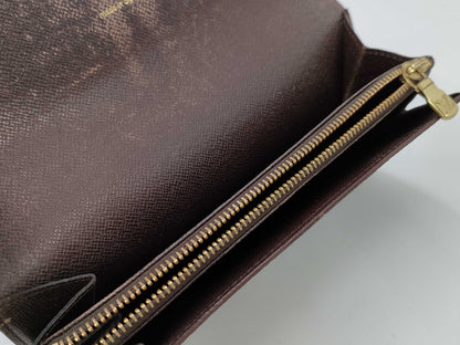 LOUIS VUITTON Damier LV Portefeuille Sarah Damier Wallet