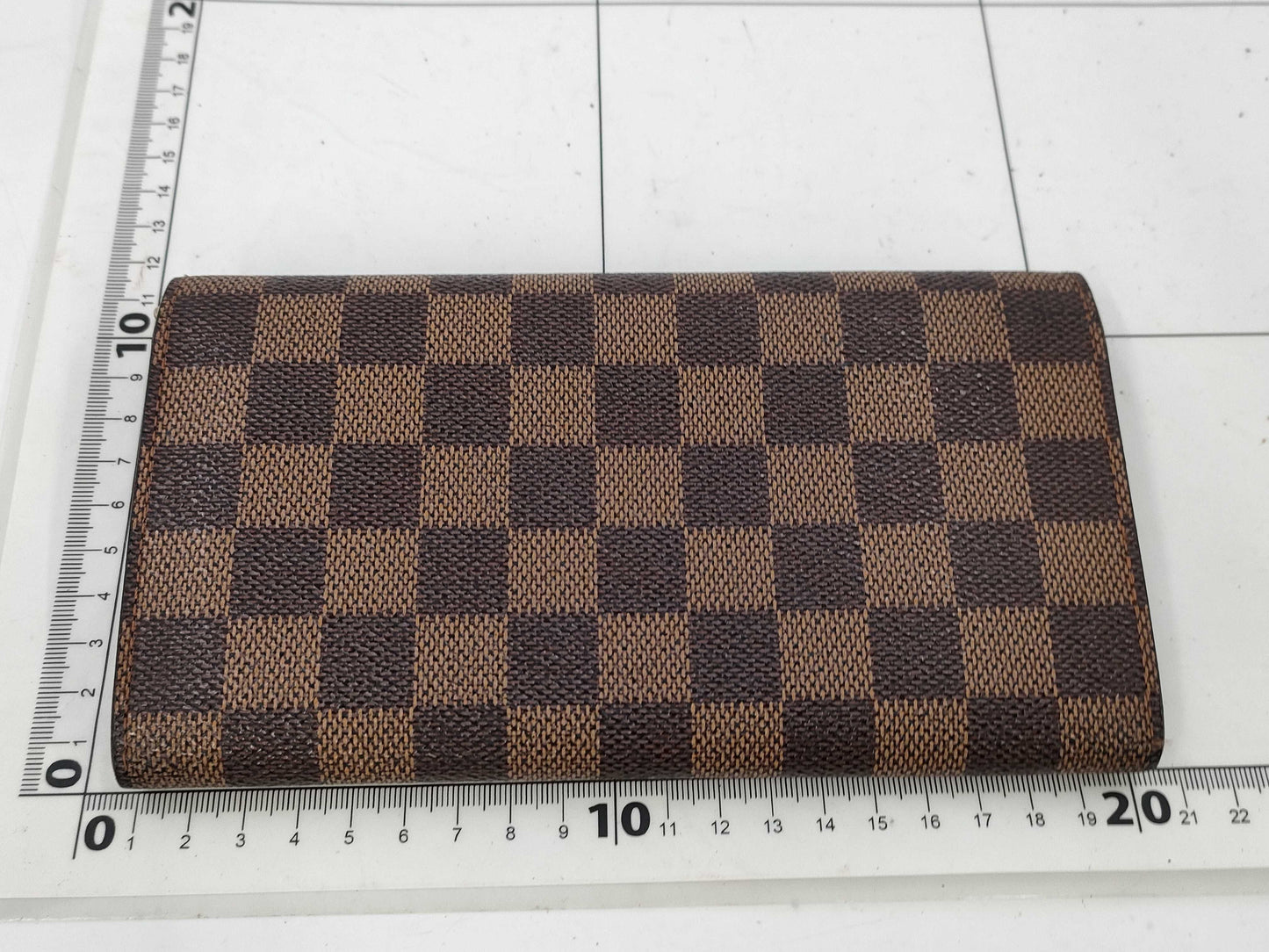LOUIS VUITTON Damier LV Portefeuille Sarah Damier Wallet