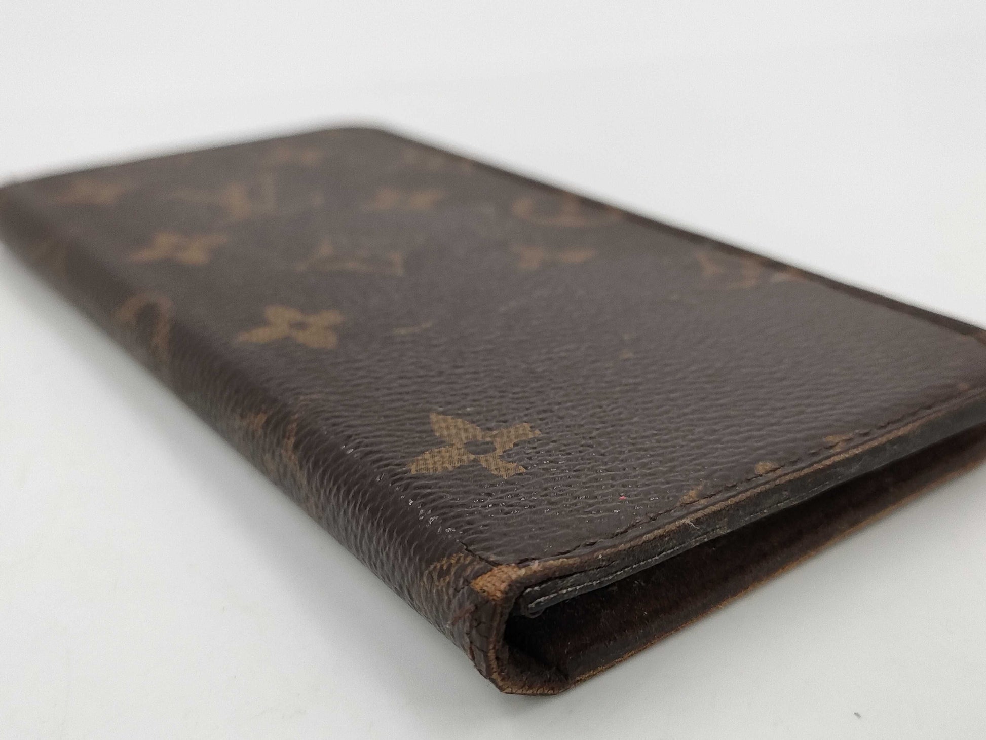 LOUIS VUITTON iPhone case and other accessories