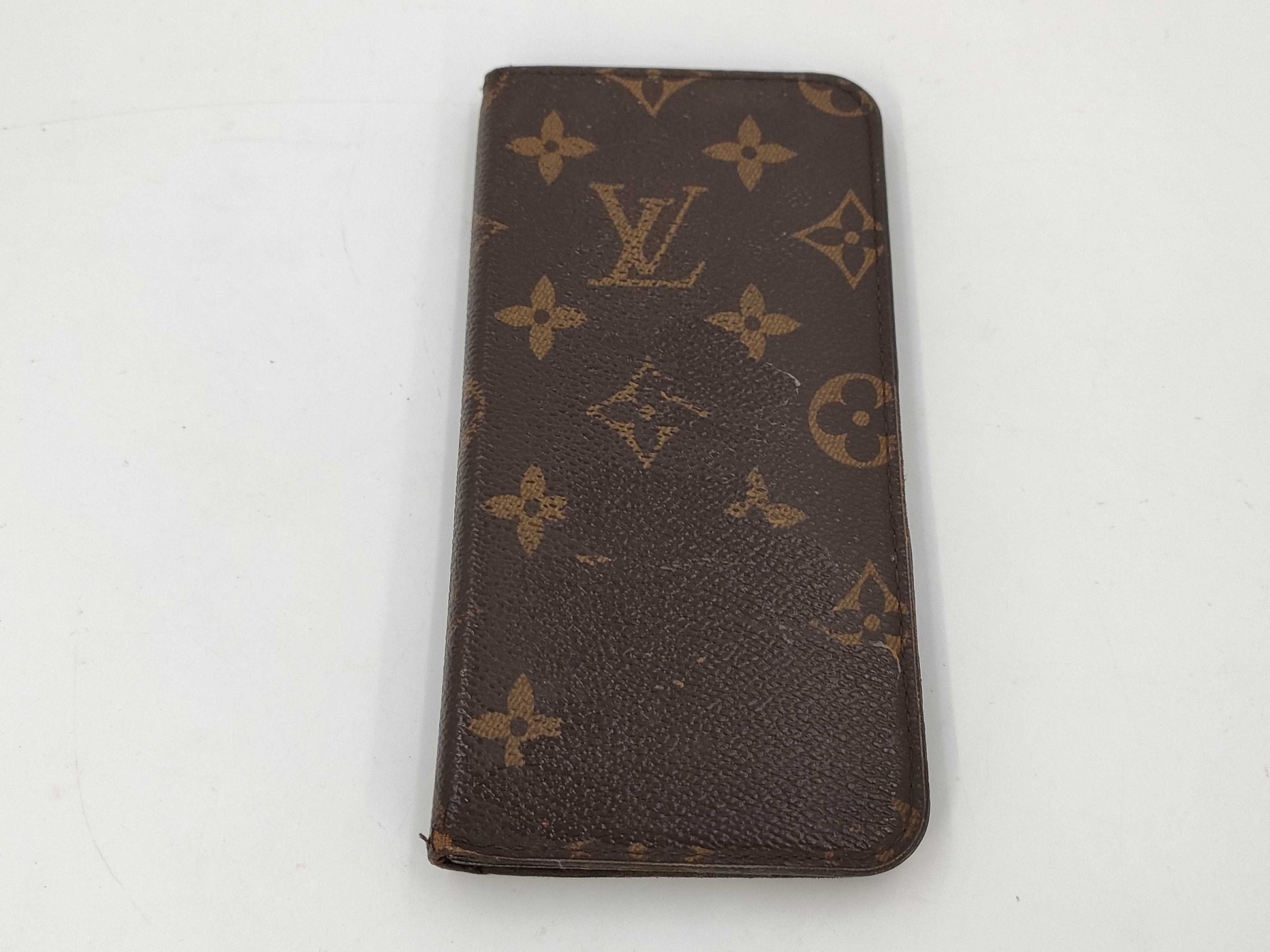 LOUIS VUITTON iPhone case and other accessories