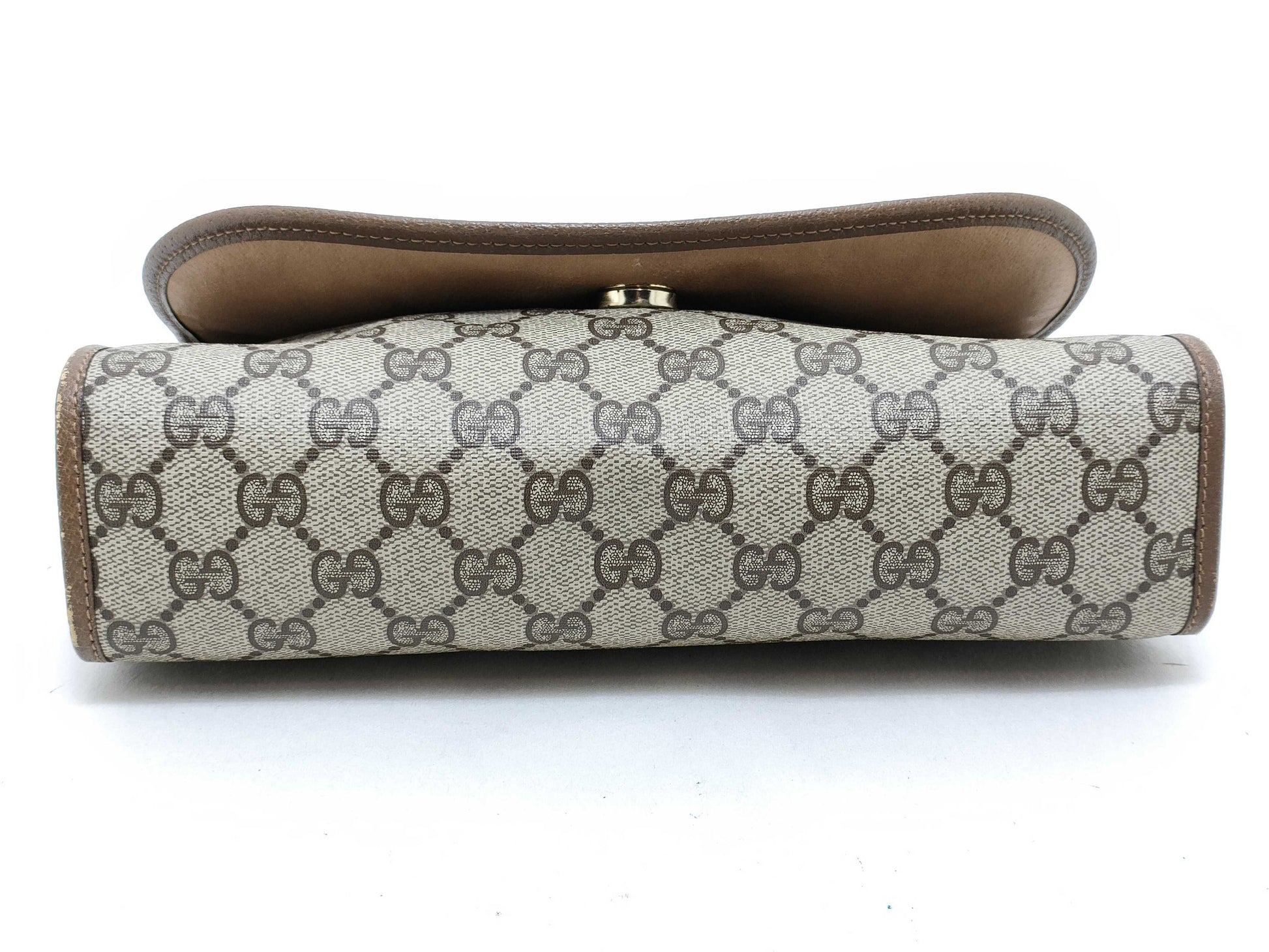 GUCCI GG Supreme GUCCI Clutch Bag