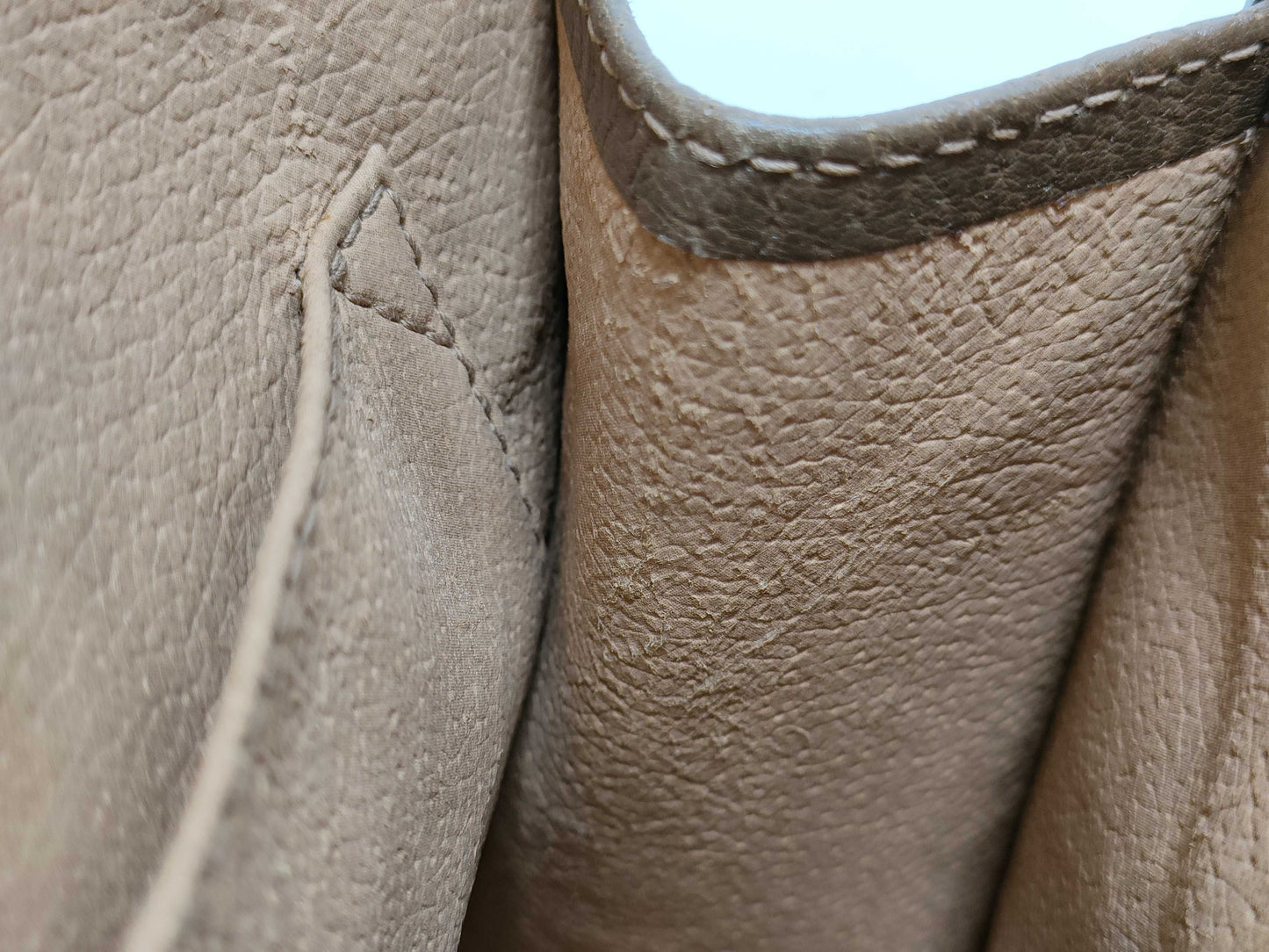 GUCCI GG Supreme GUCCI Clutch Bag