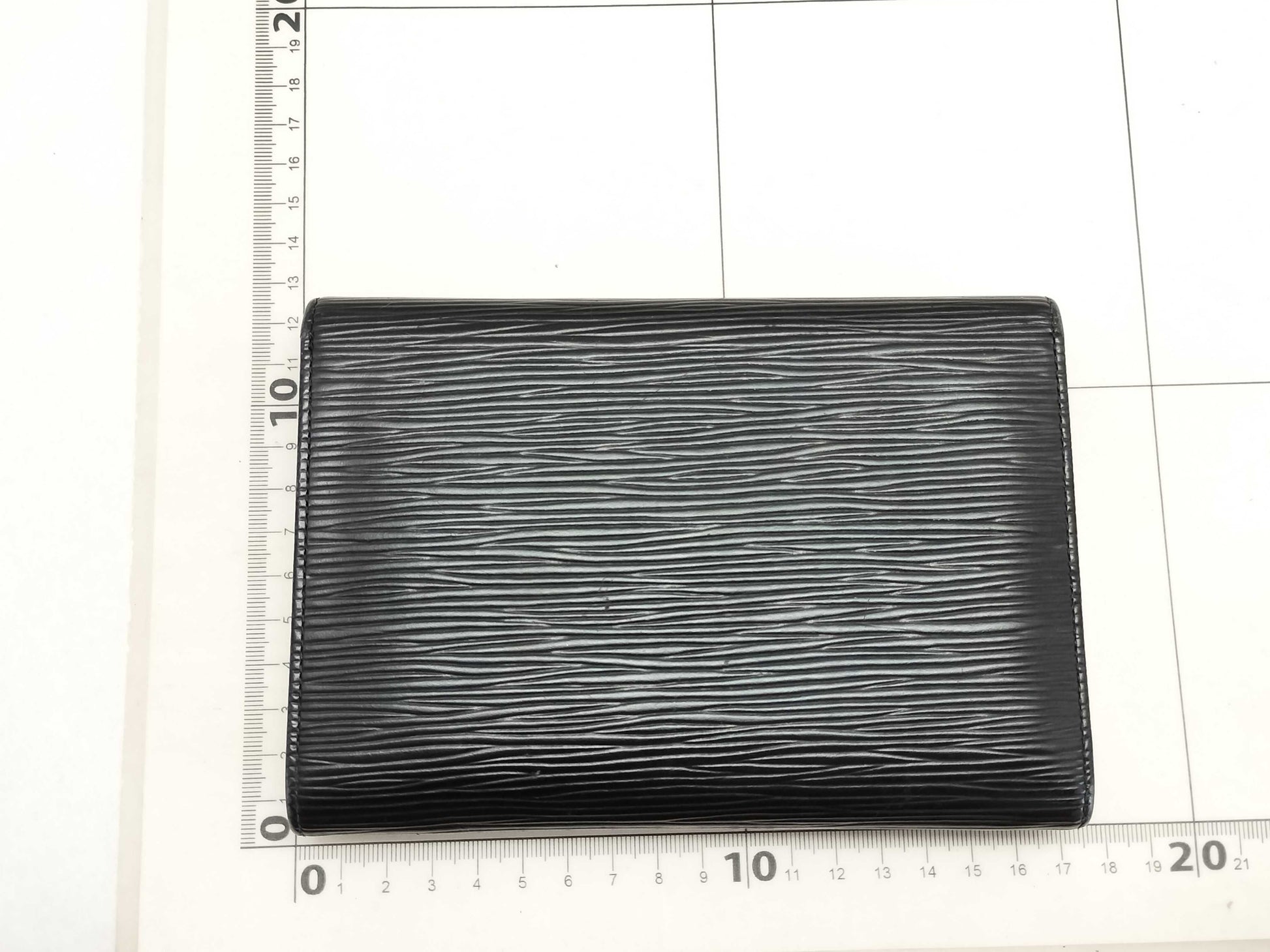 LOUIS VUITTON Epi LV Wallet