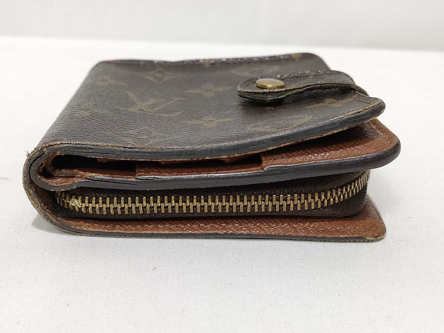 LOUIS VUITTON Monogram LV Wallet