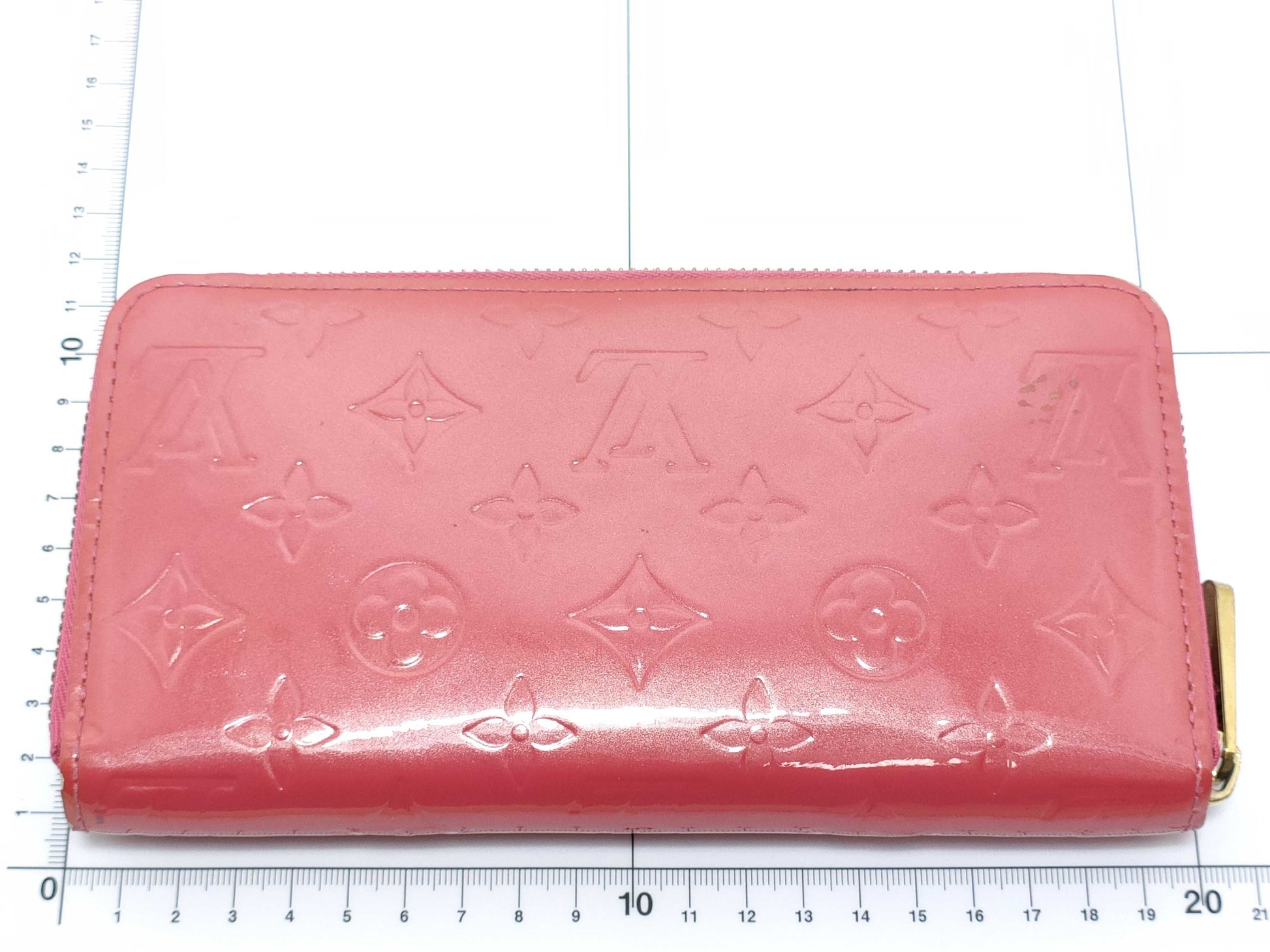 LOUIS VUITTON Vernis Louis Vuitton Wallet