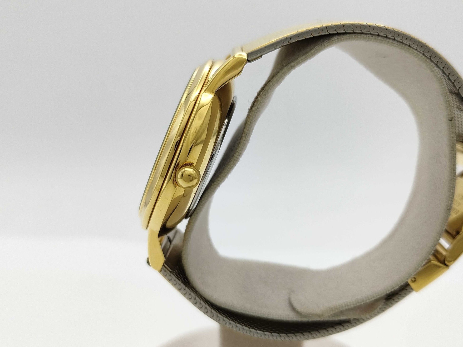 VEGA 4D20-409434Y 8120918 Quartz Boys' Watch