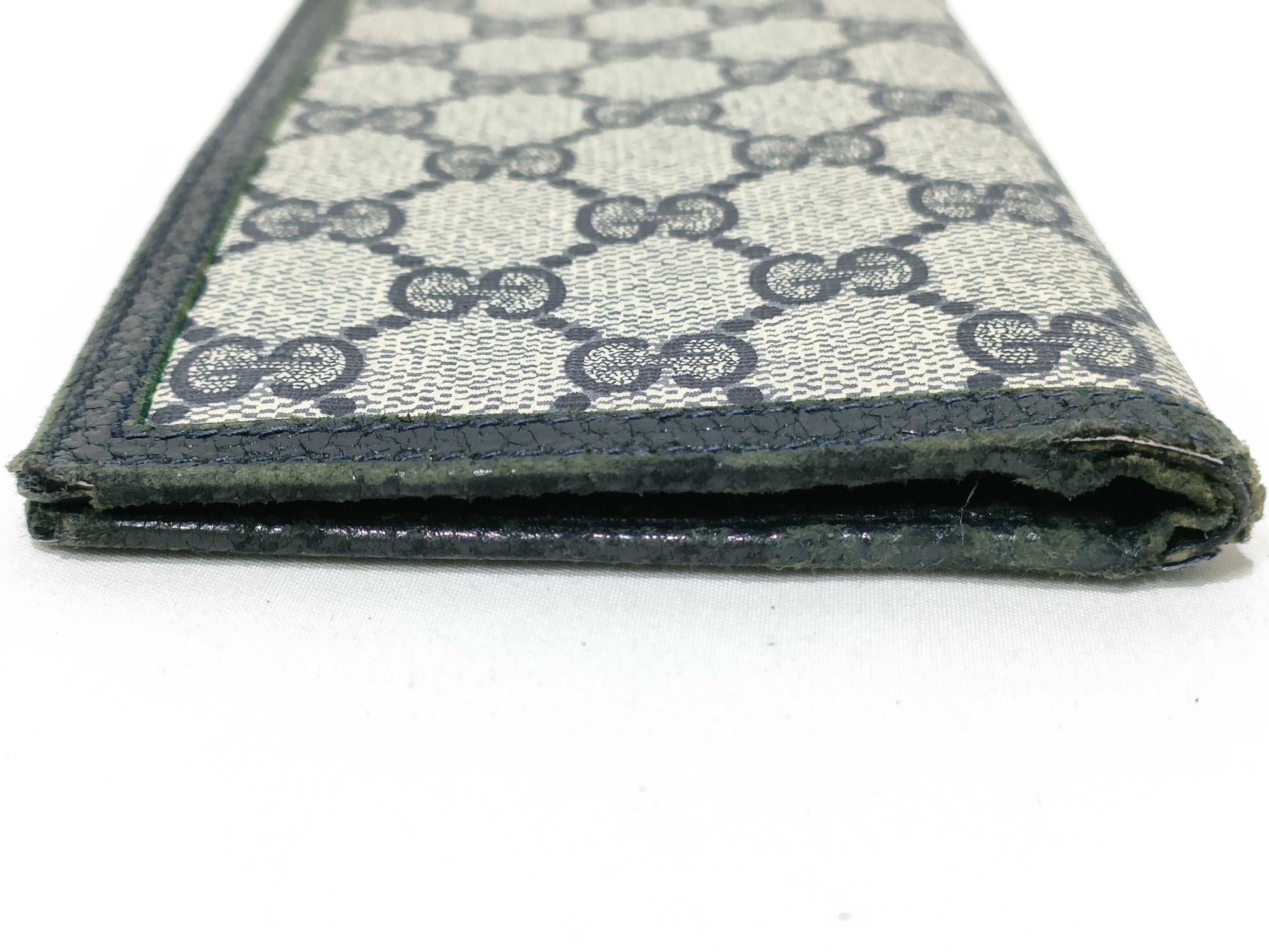 GUCCI GG Supreme Gucci Wallet