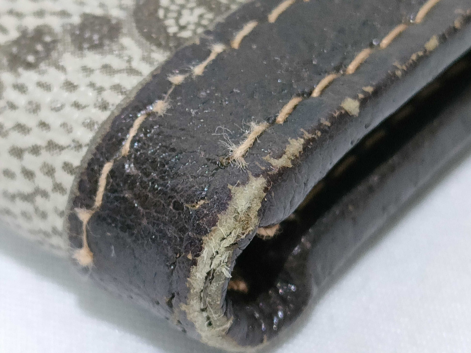 GUCCI GG Supreme Gucci Wallet