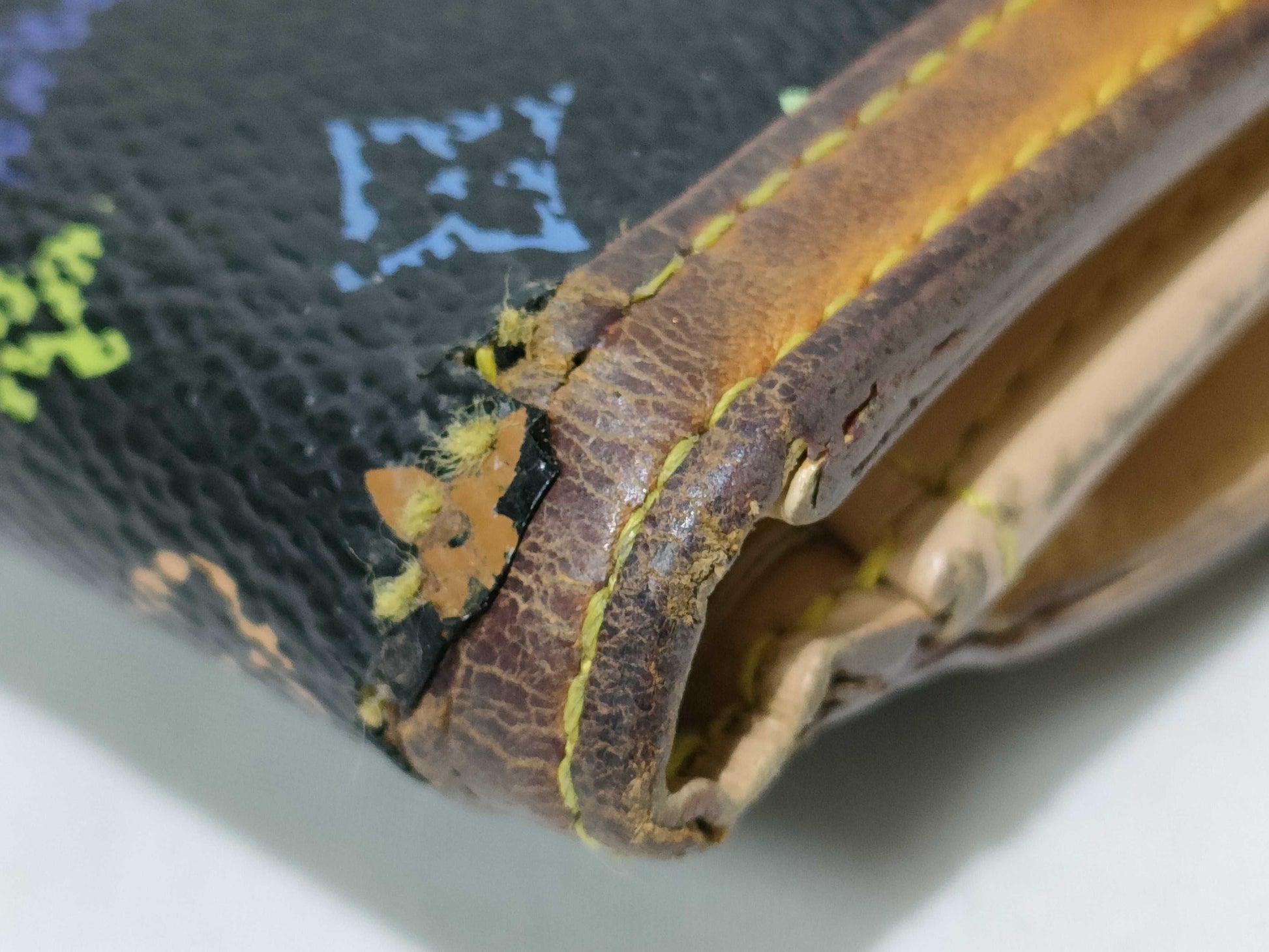 LOUIS VUITTON Monogram Multicolore Louis Vuitton Wallet